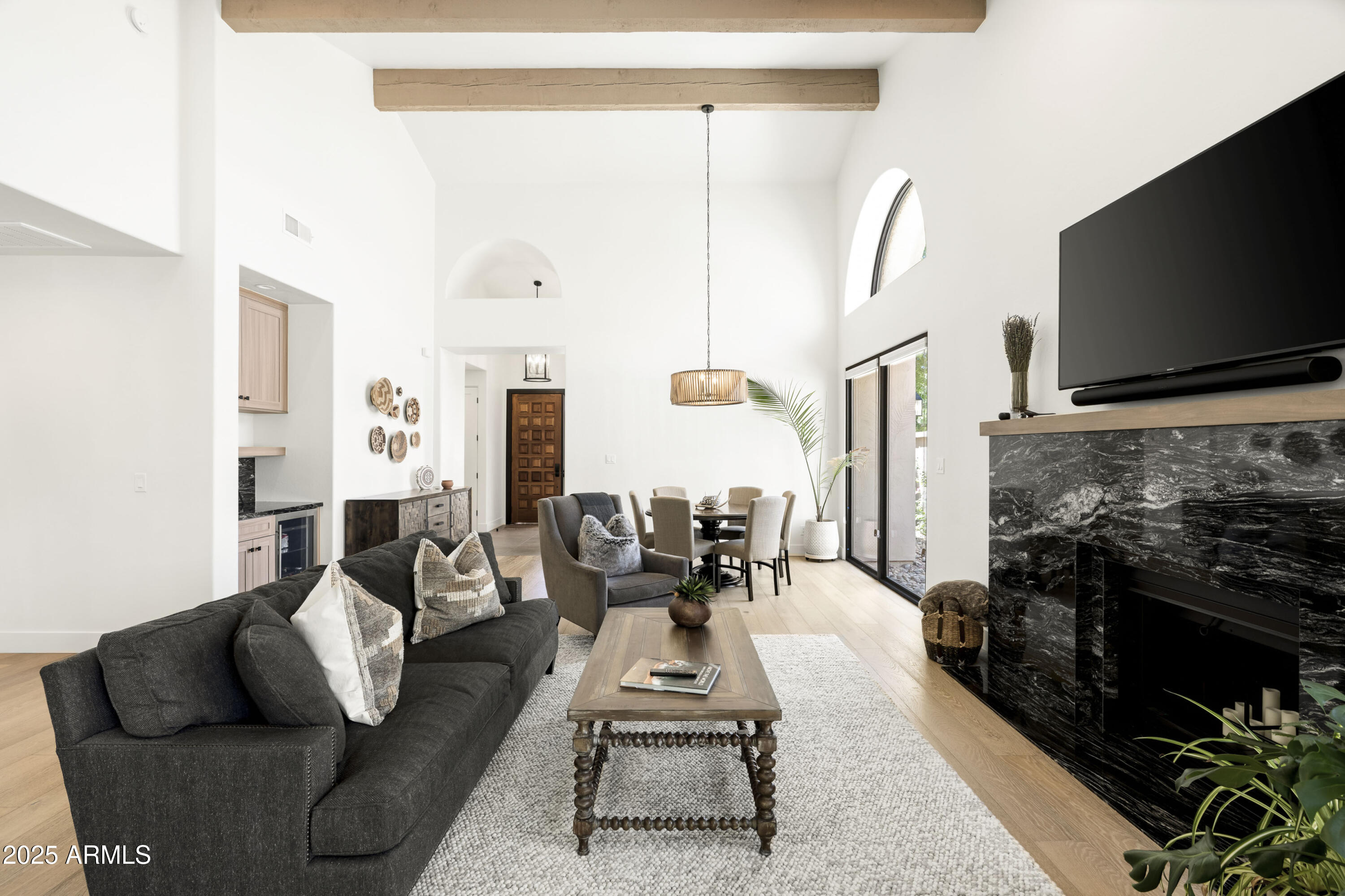 10118 E CINNABAR Avenue