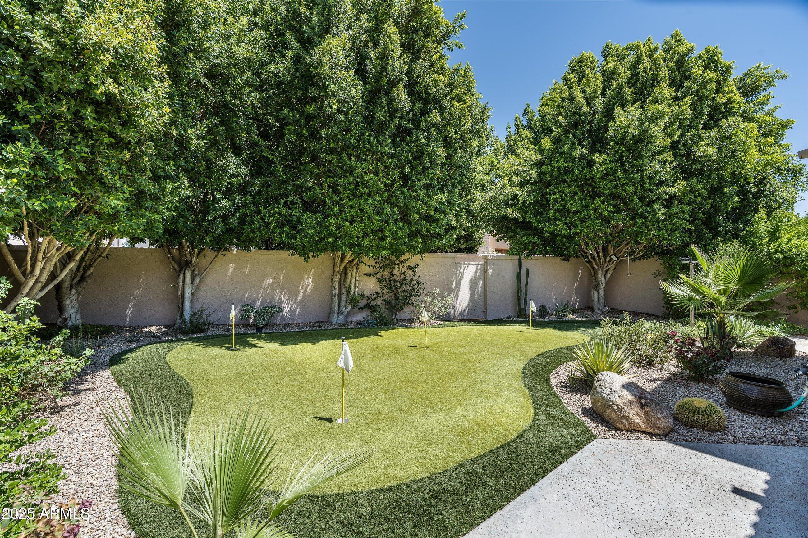 10118 E CINNABAR Avenue