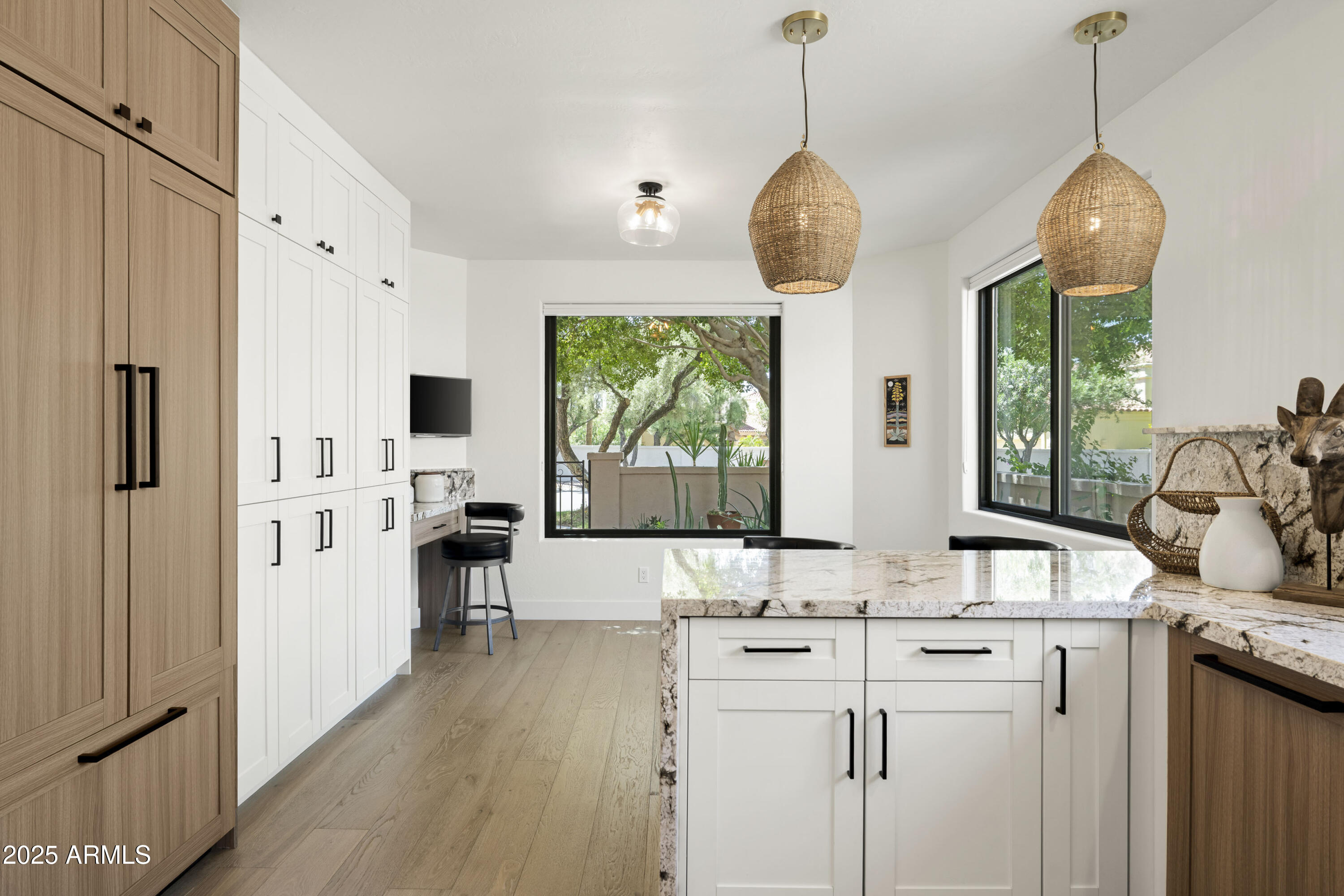 10118 E CINNABAR Avenue