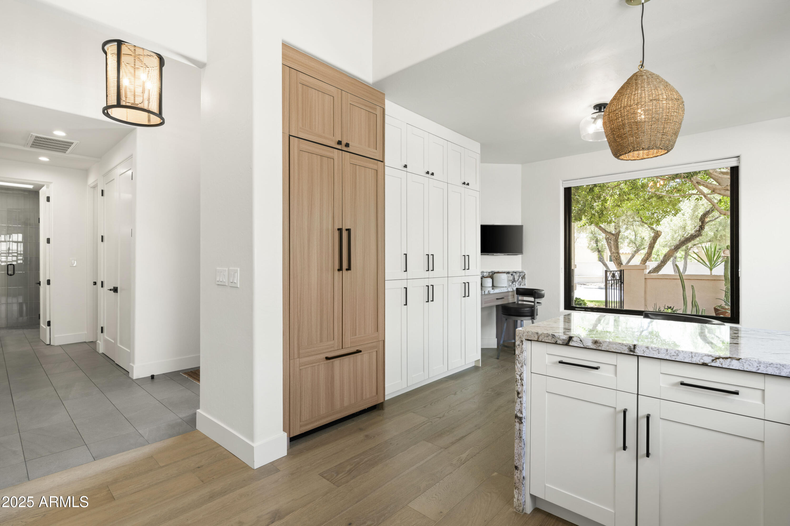 10118 E CINNABAR Avenue