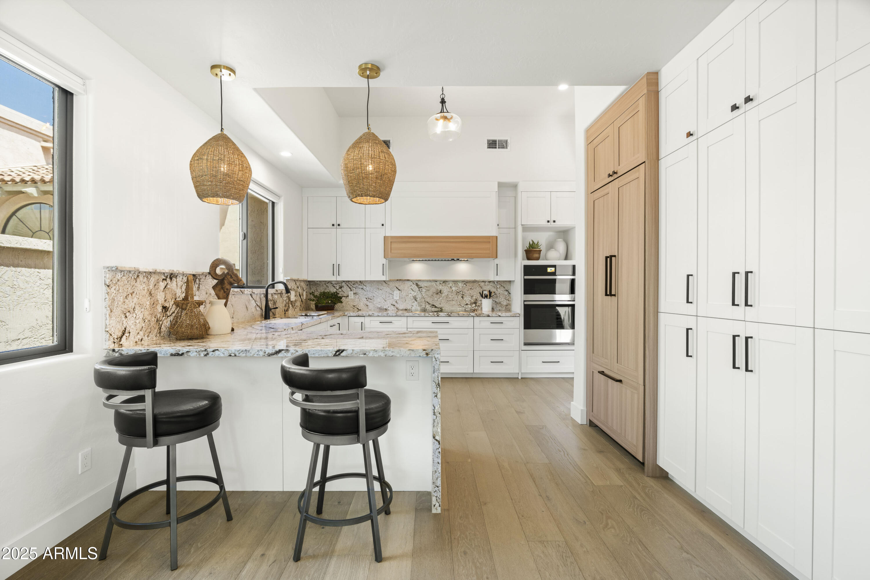 10118 E CINNABAR Avenue