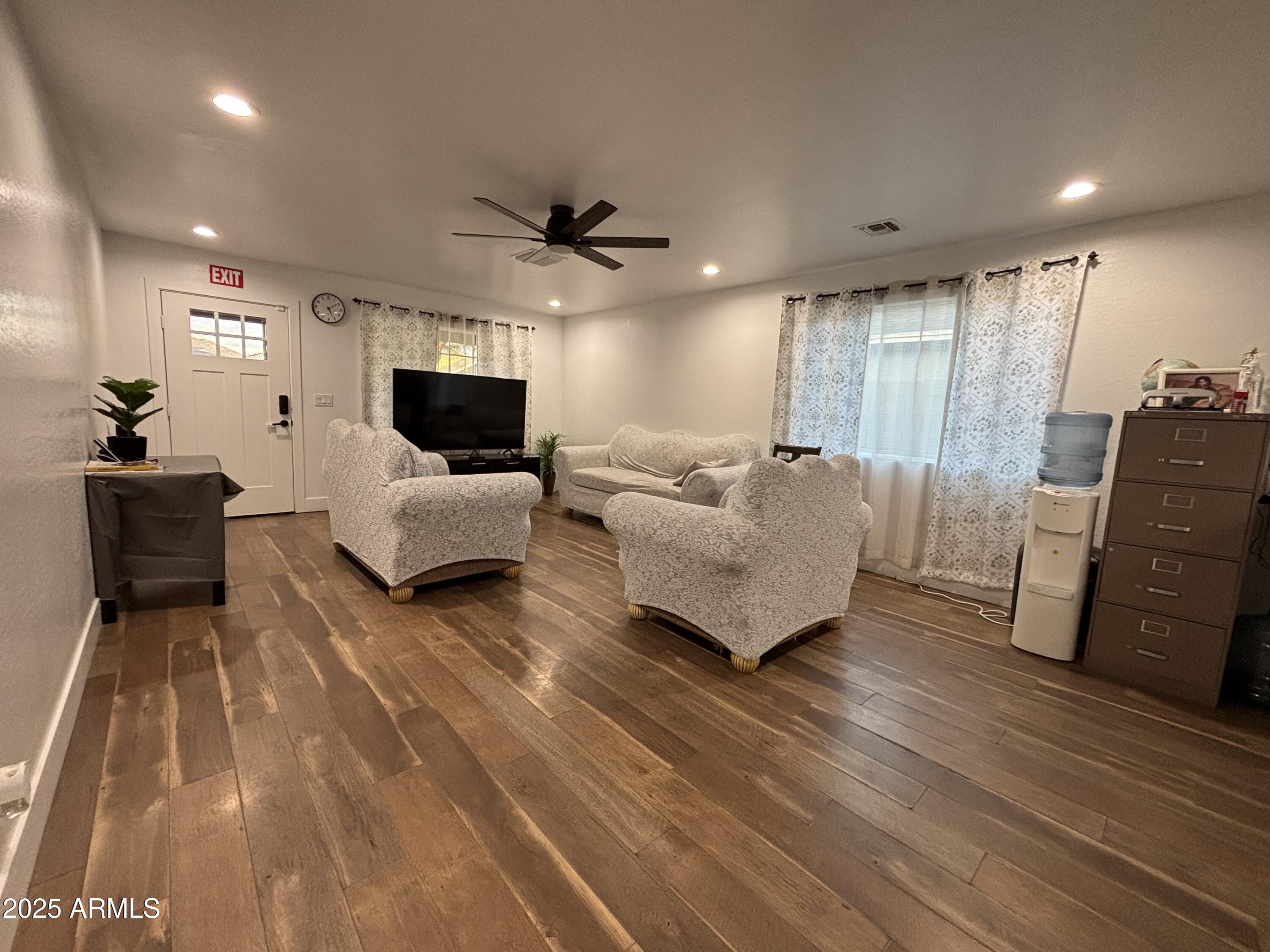 2329 W BLOCH Road