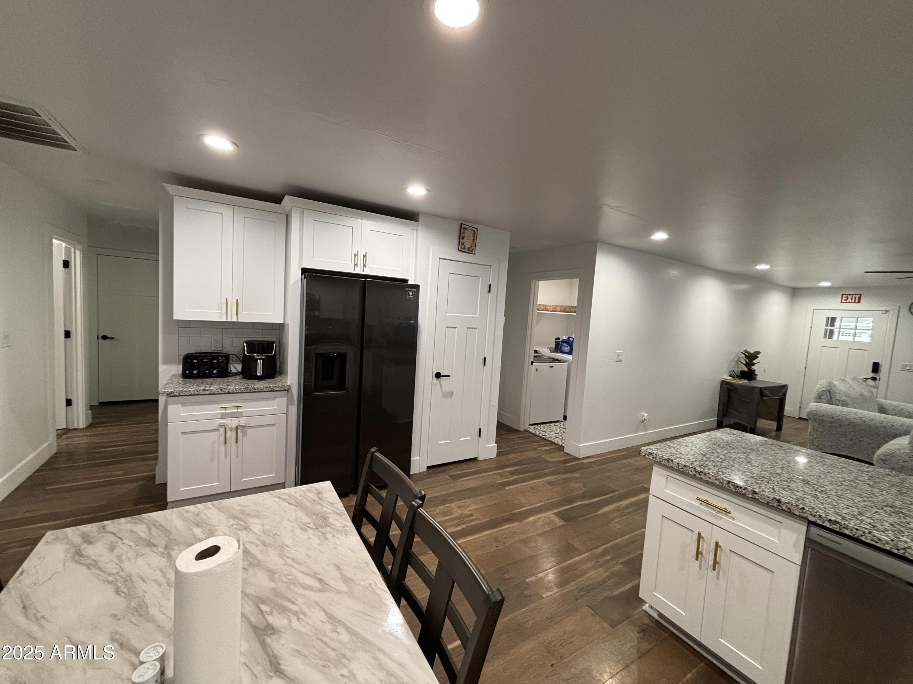 2329 W BLOCH Road