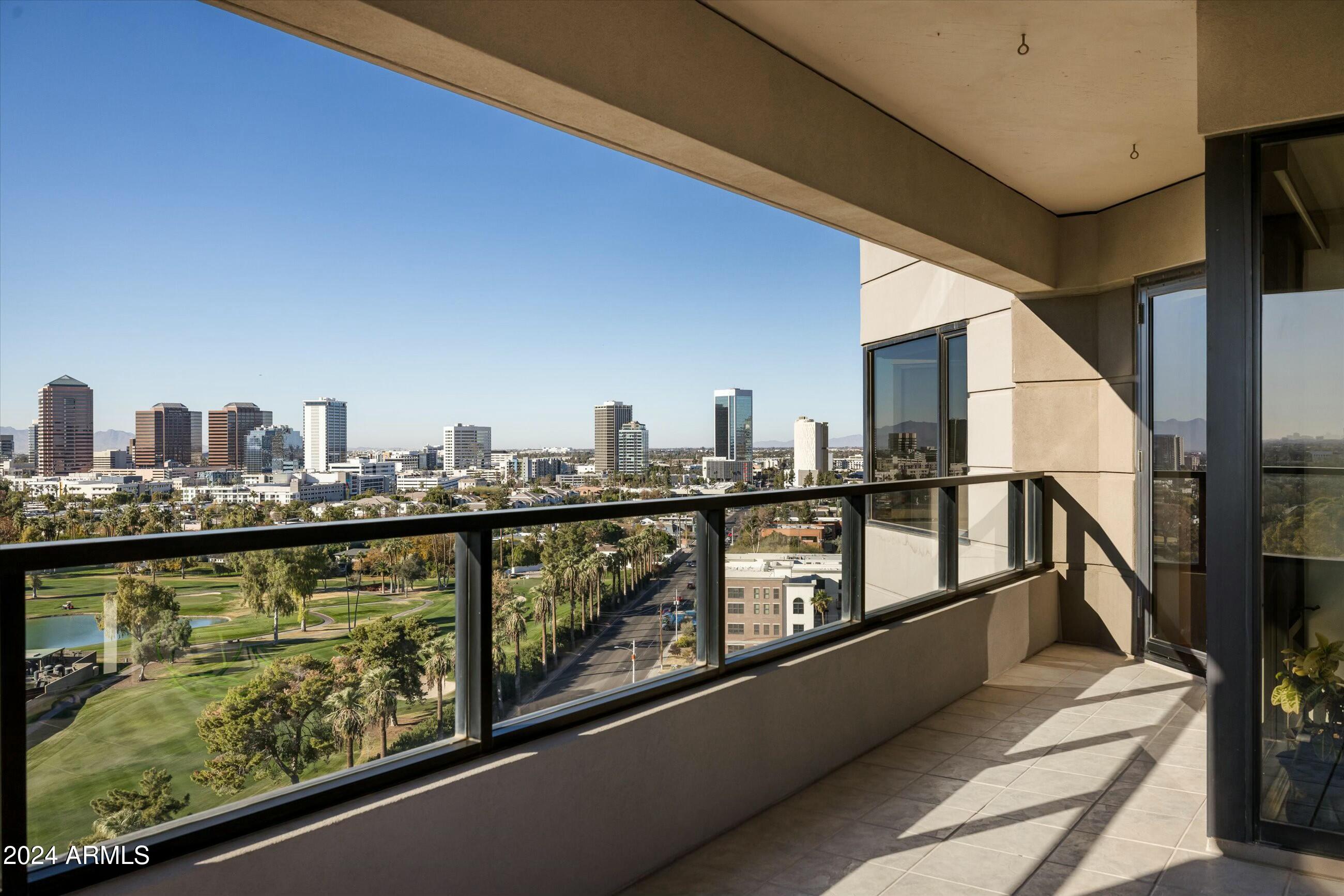 1040 E OSBORN Road, 1201