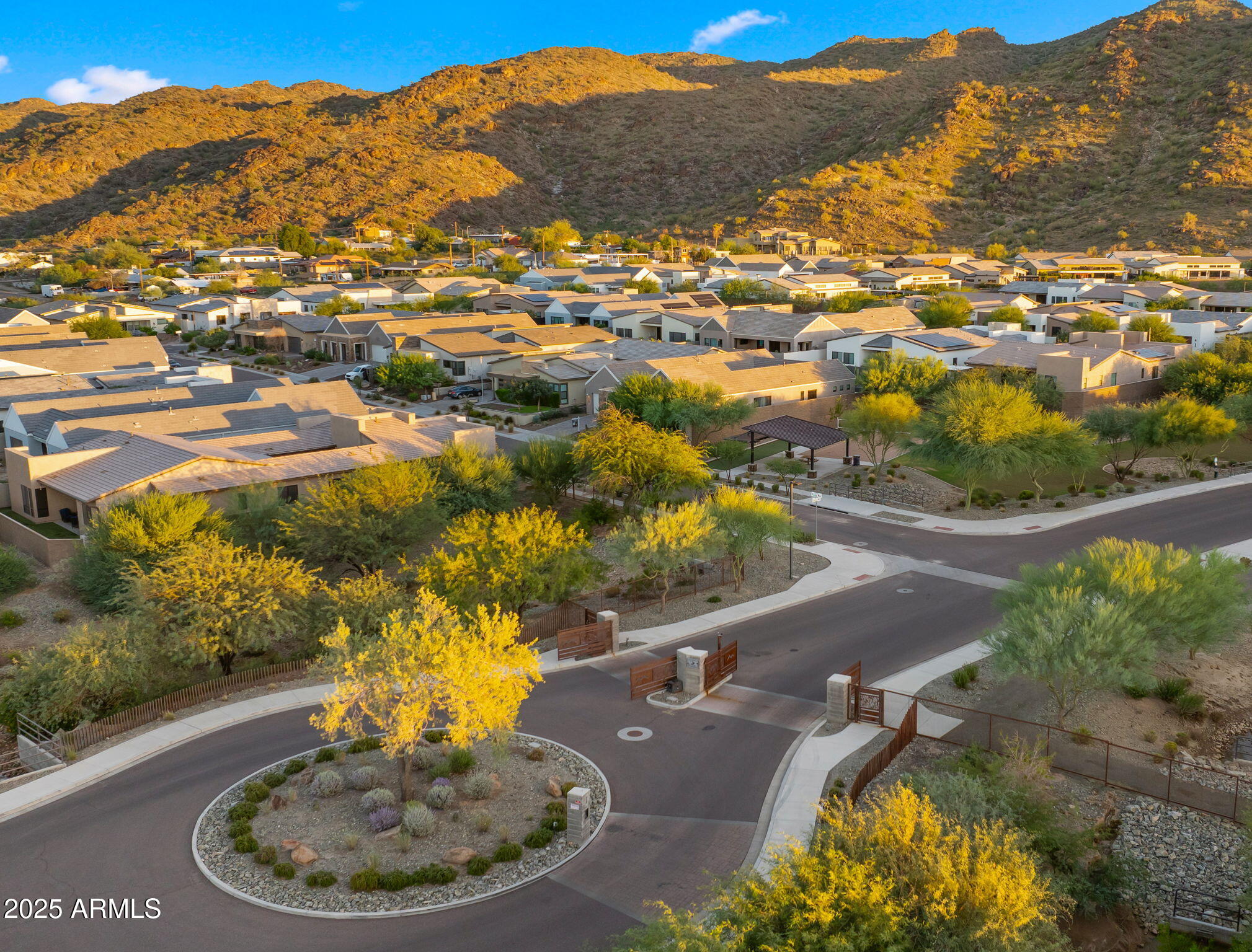 1353 E PASEO Way, Phoenix