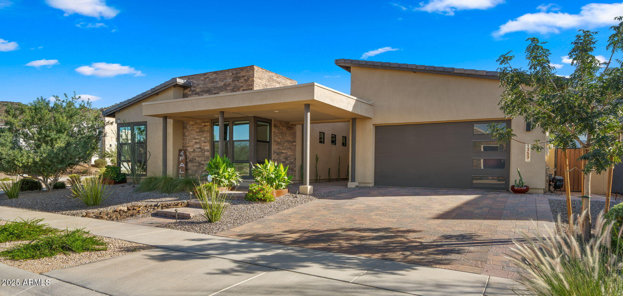 1353 E PASEO Way, Phoenix