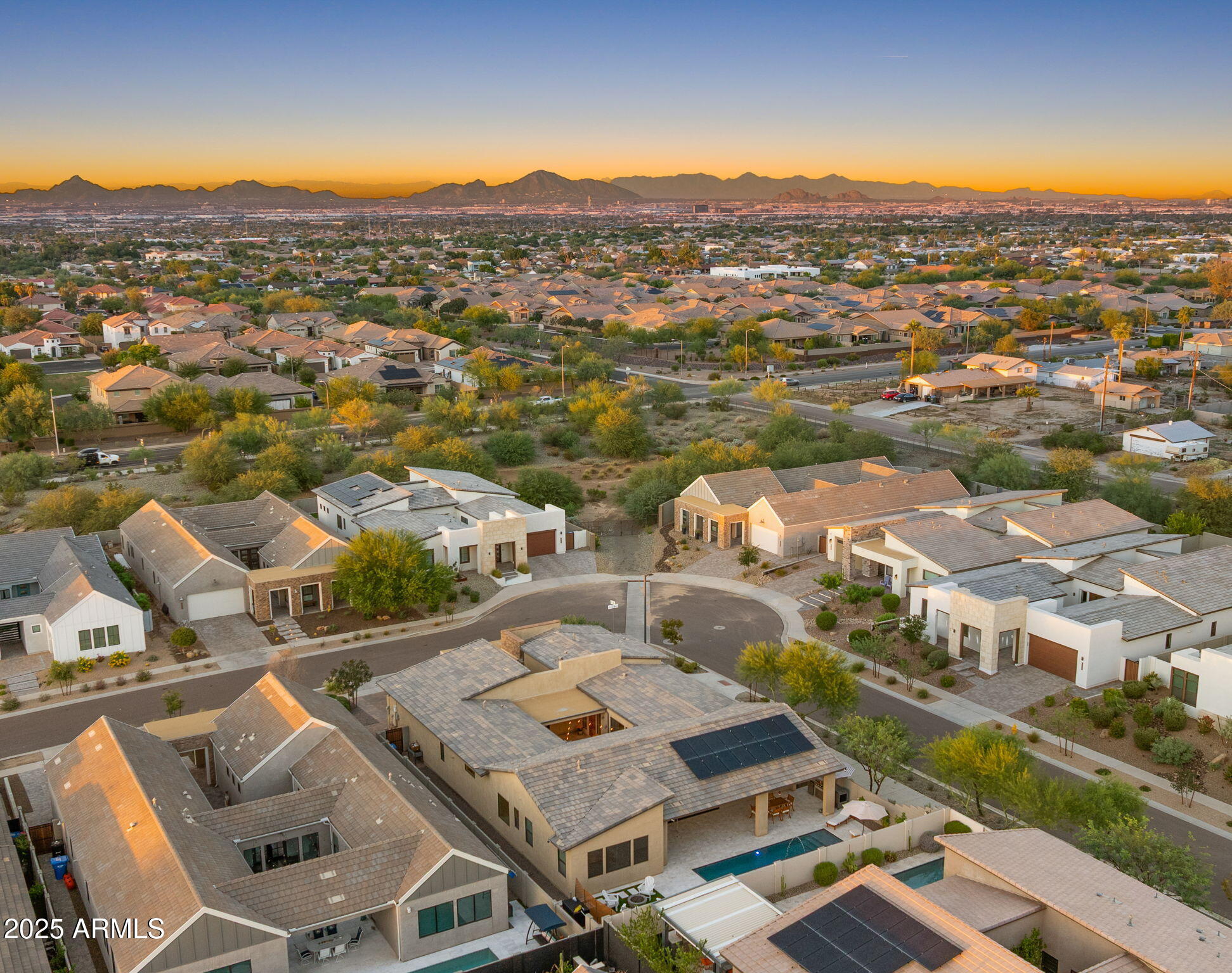 1353 E PASEO Way, Phoenix