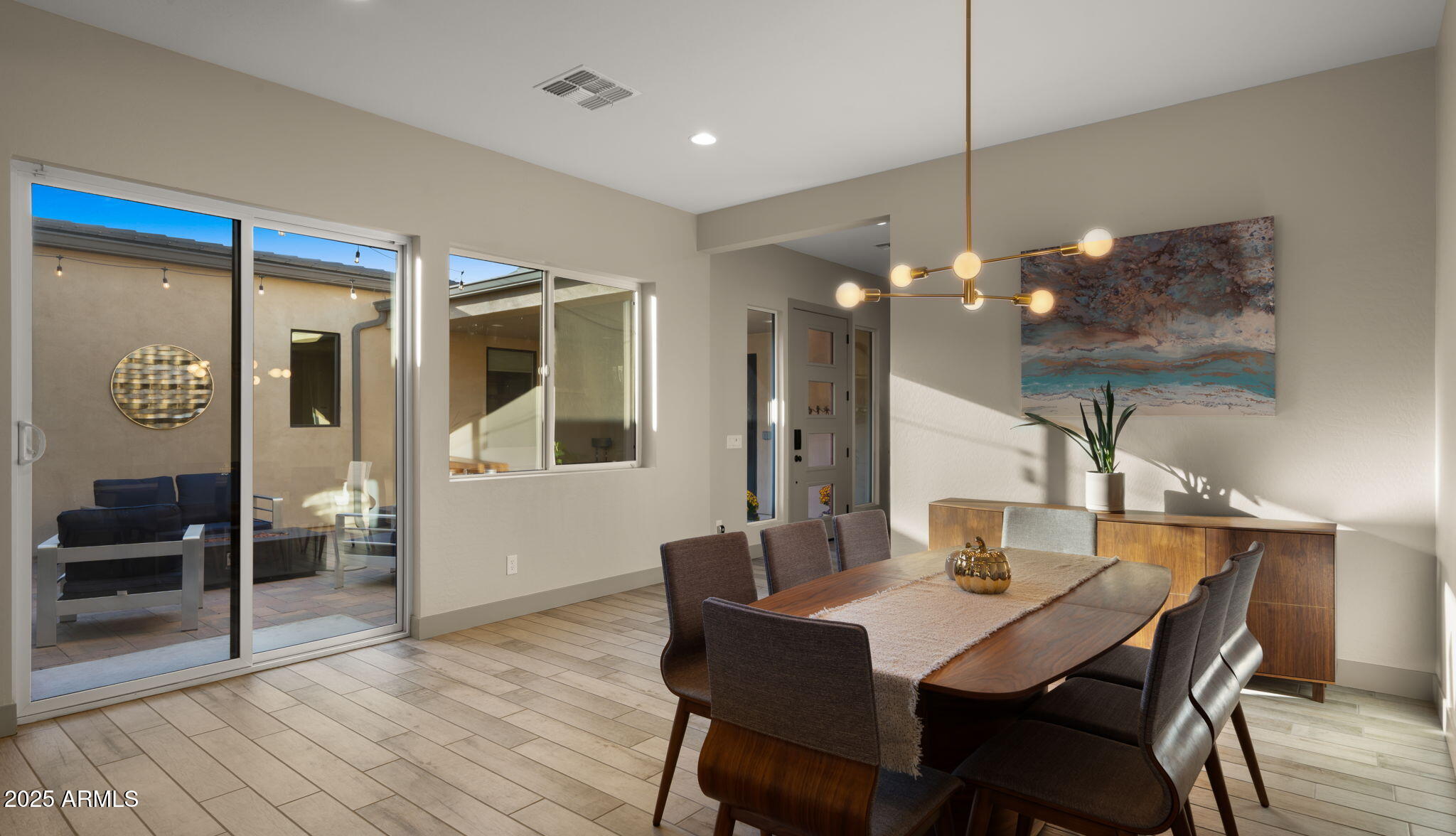 1353 E PASEO Way, Phoenix