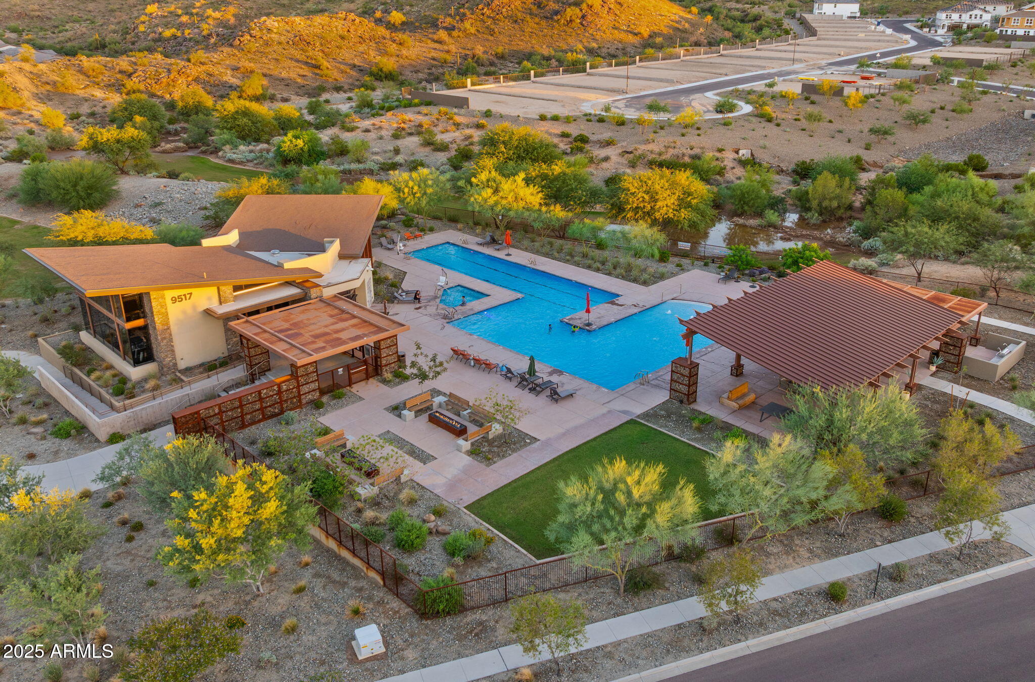 1353 E PASEO Way, Phoenix