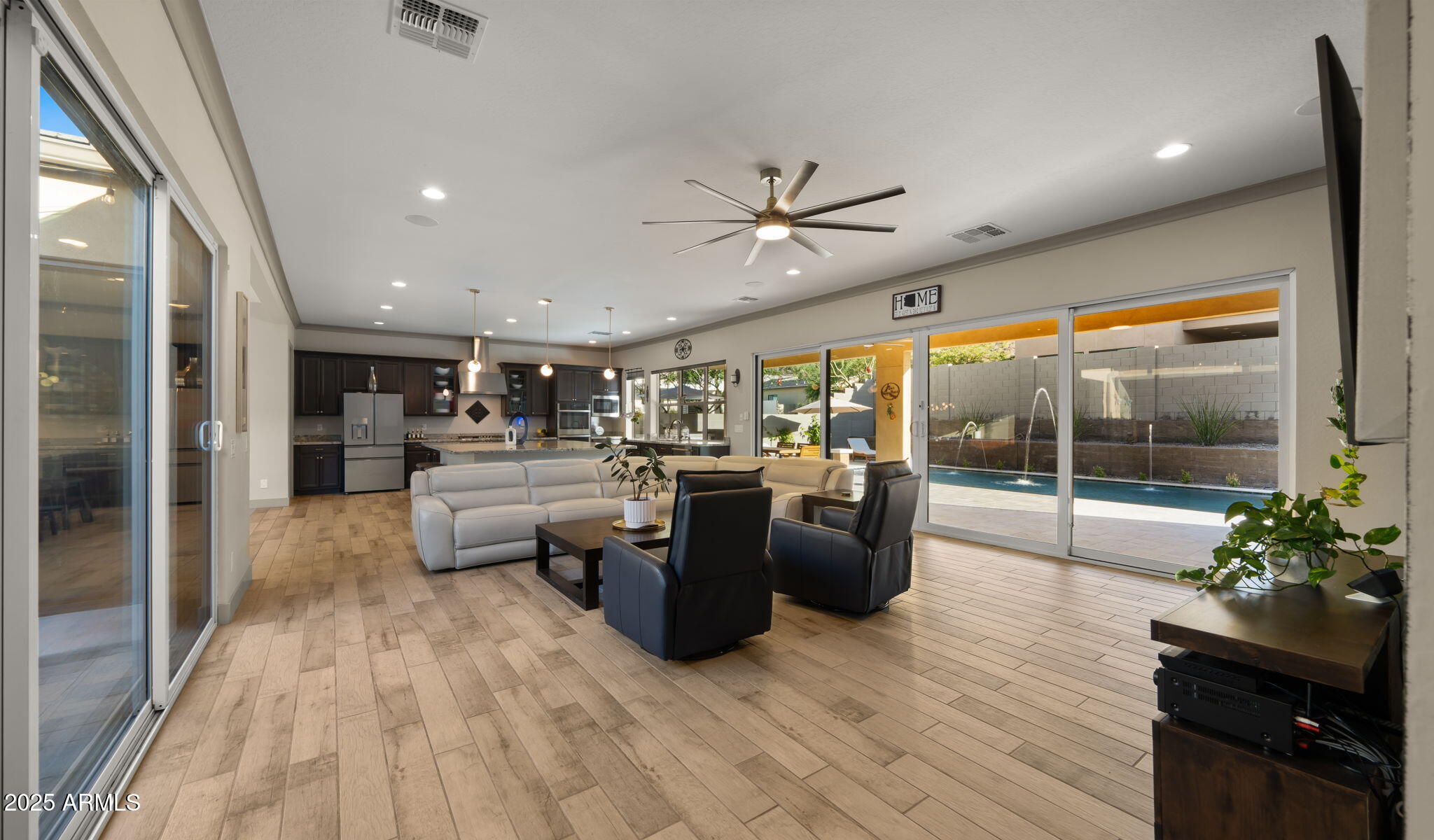 1353 E PASEO Way, Phoenix