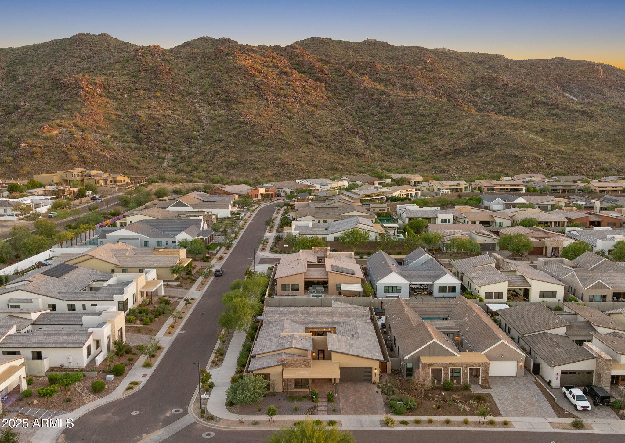 1353 E PASEO Way, Phoenix