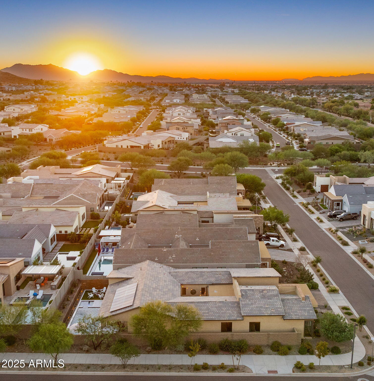 1353 E PASEO Way, Phoenix