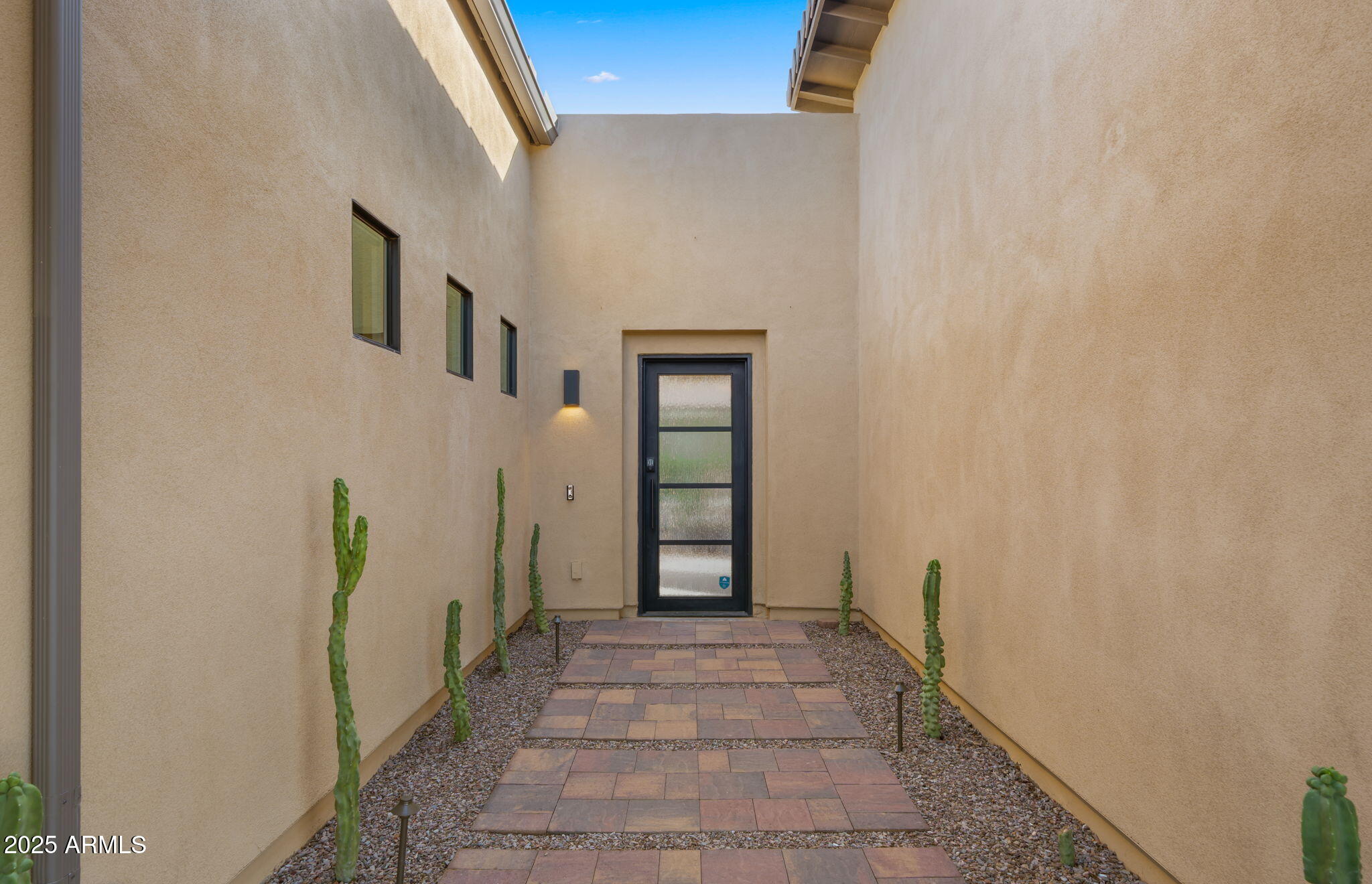 1353 E PASEO Way, Phoenix