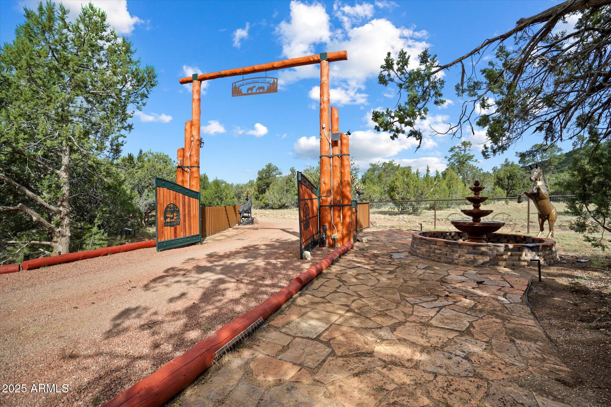 33425 W COWBOY CLINT Way, Seligman