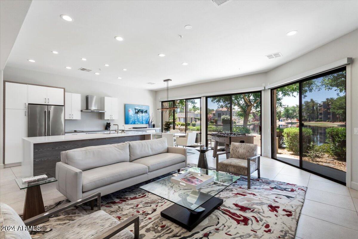 8989 N GAINEY CENTER Drive, 129, Scottsdale Unit: 129