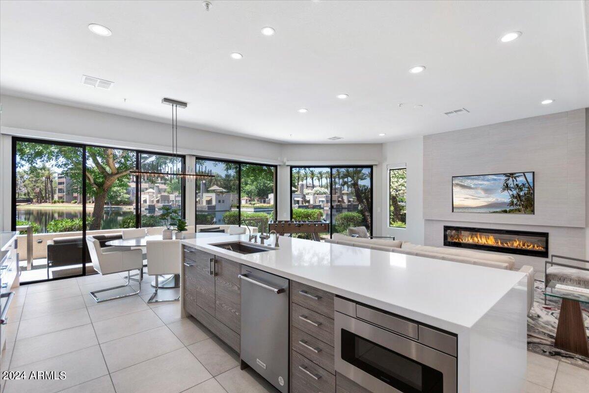 8989 N GAINEY CENTER Drive, 129, Scottsdale Unit: 129