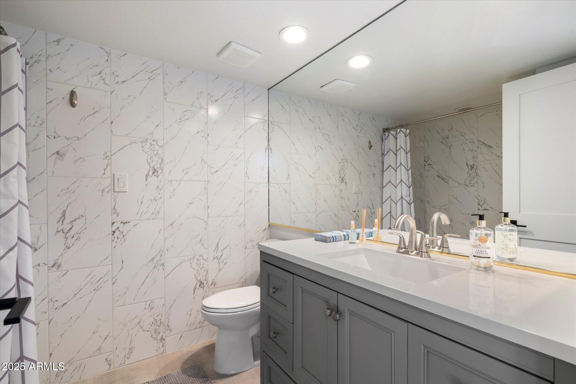 7245 E BUENA TERRA Way, Scottsdale