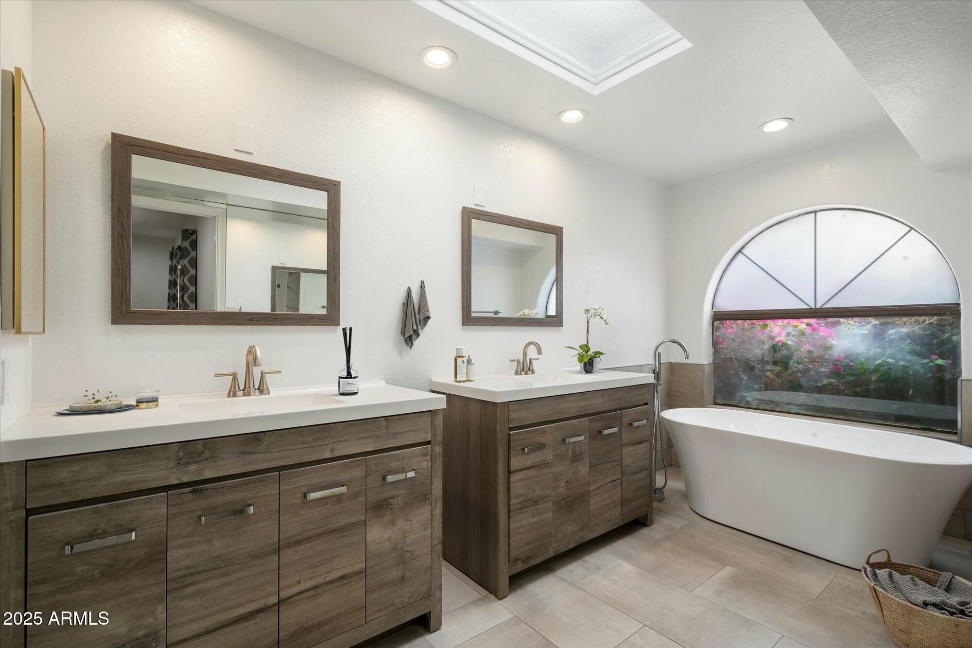 7245 E BUENA TERRA Way, Scottsdale