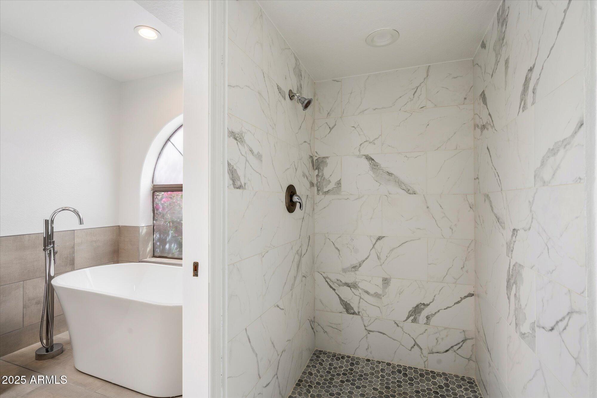 7245 E BUENA TERRA Way, Scottsdale