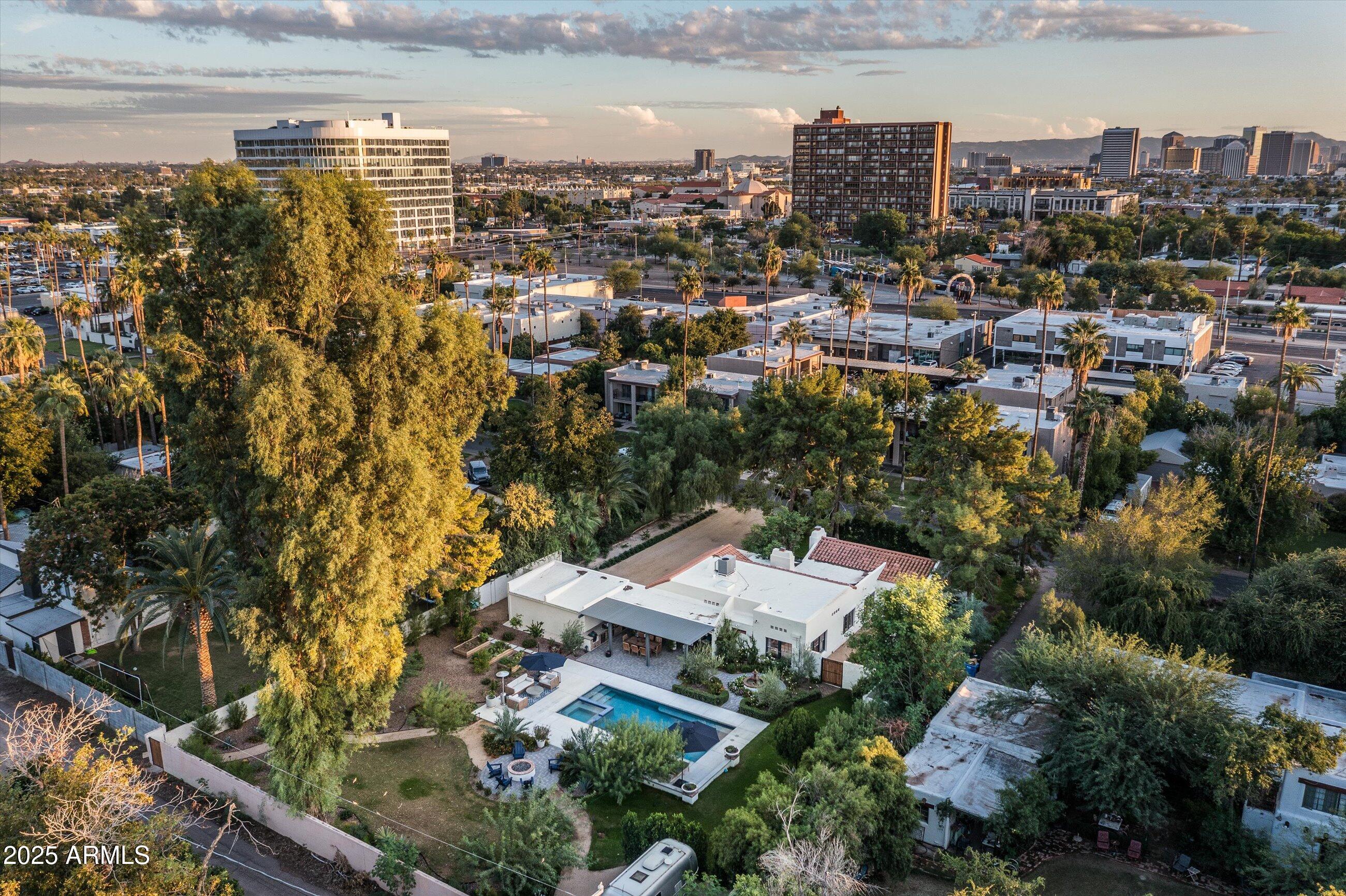 30 W PASADENA Avenue