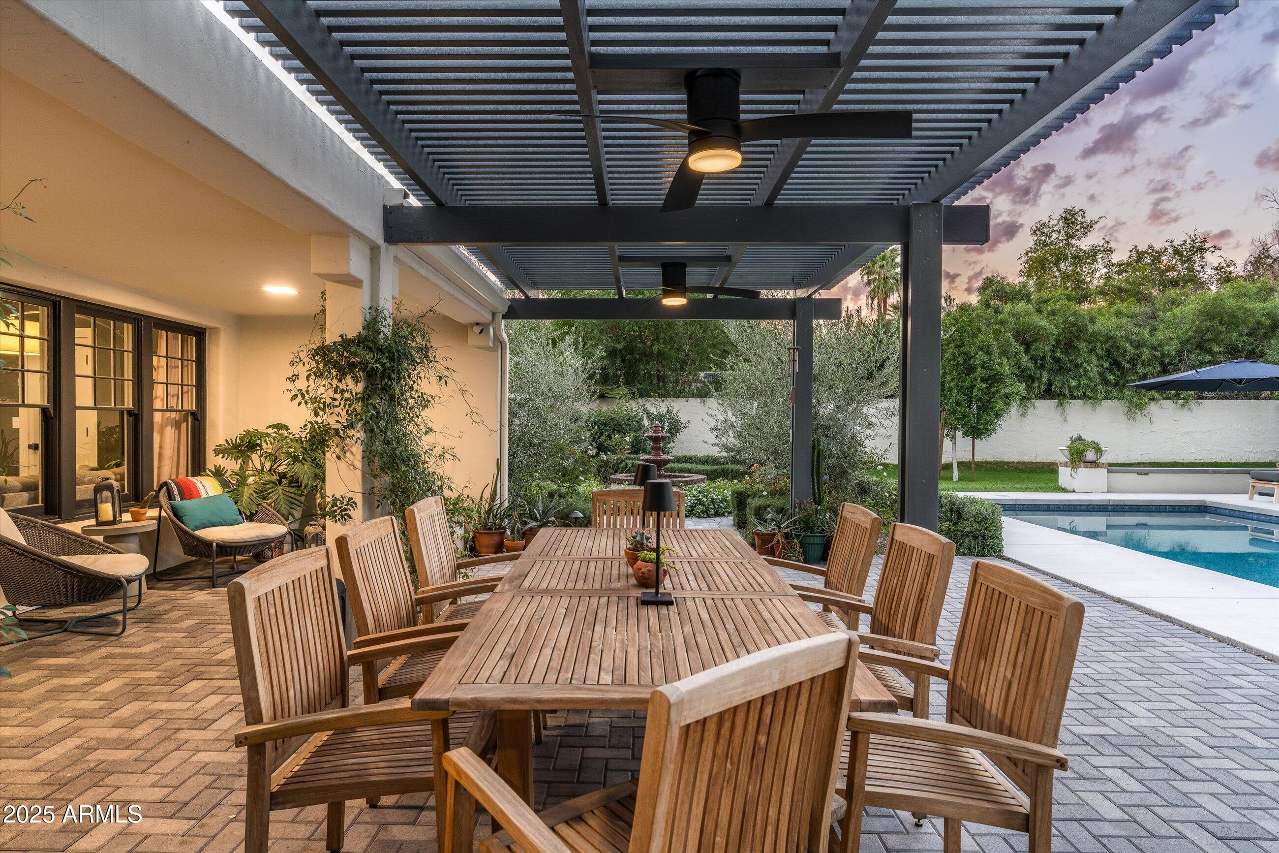 30 W PASADENA Avenue