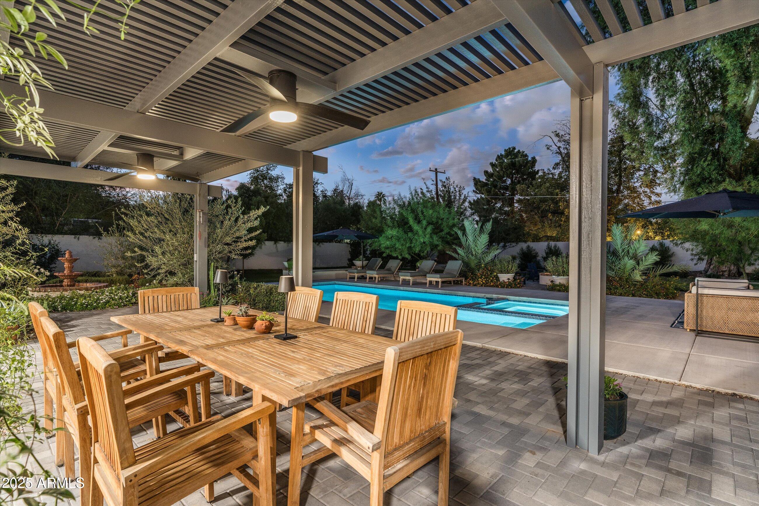 30 W PASADENA Avenue