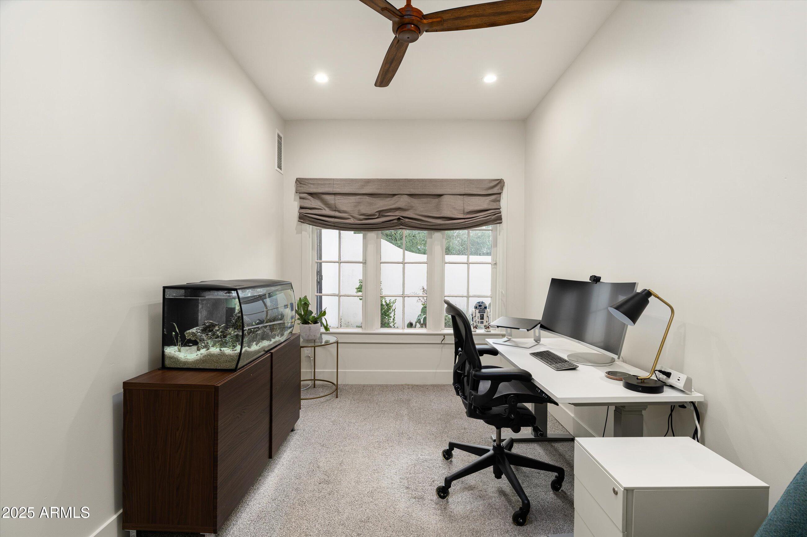 30 W PASADENA Avenue