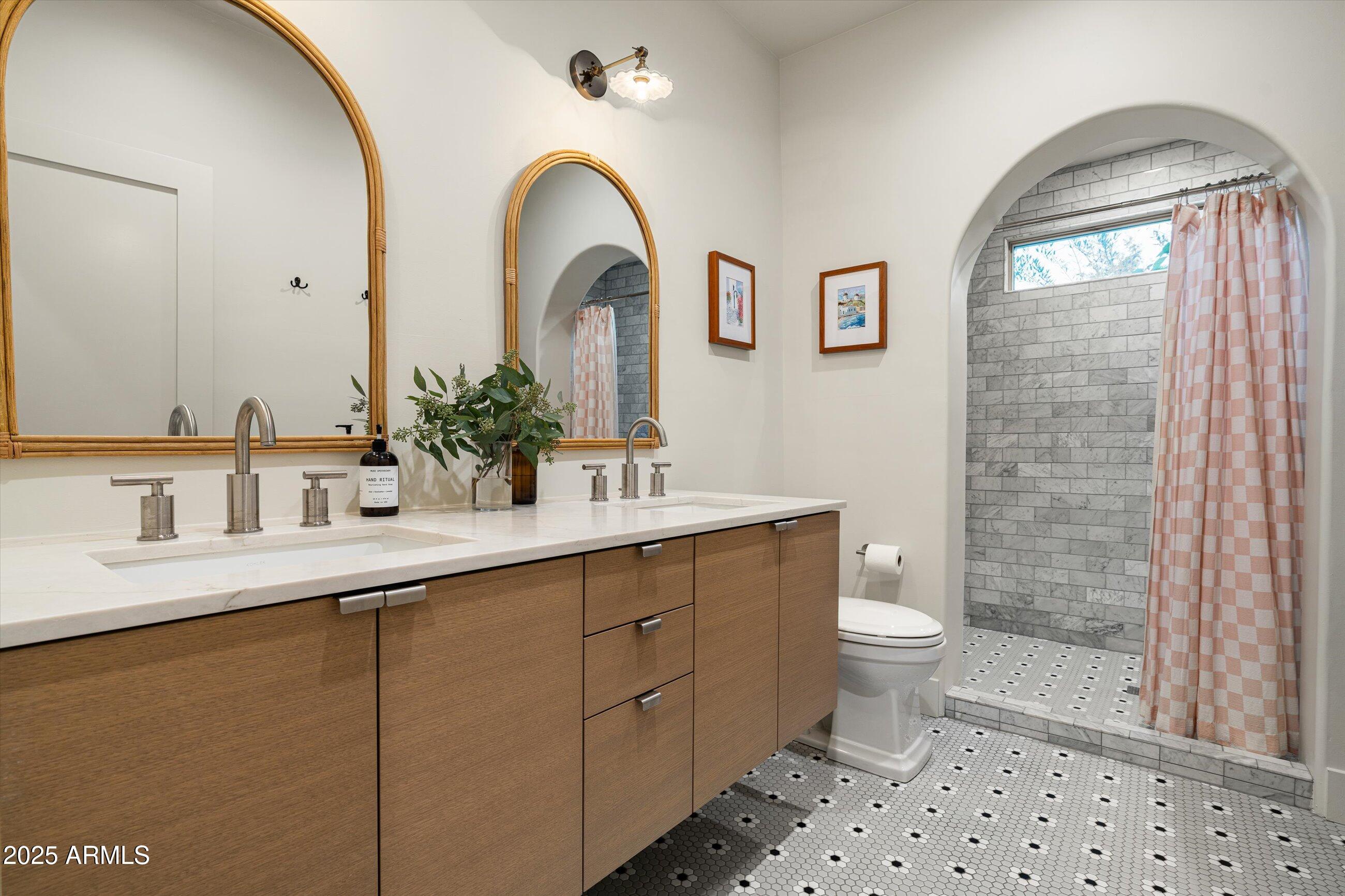 30 W PASADENA Avenue