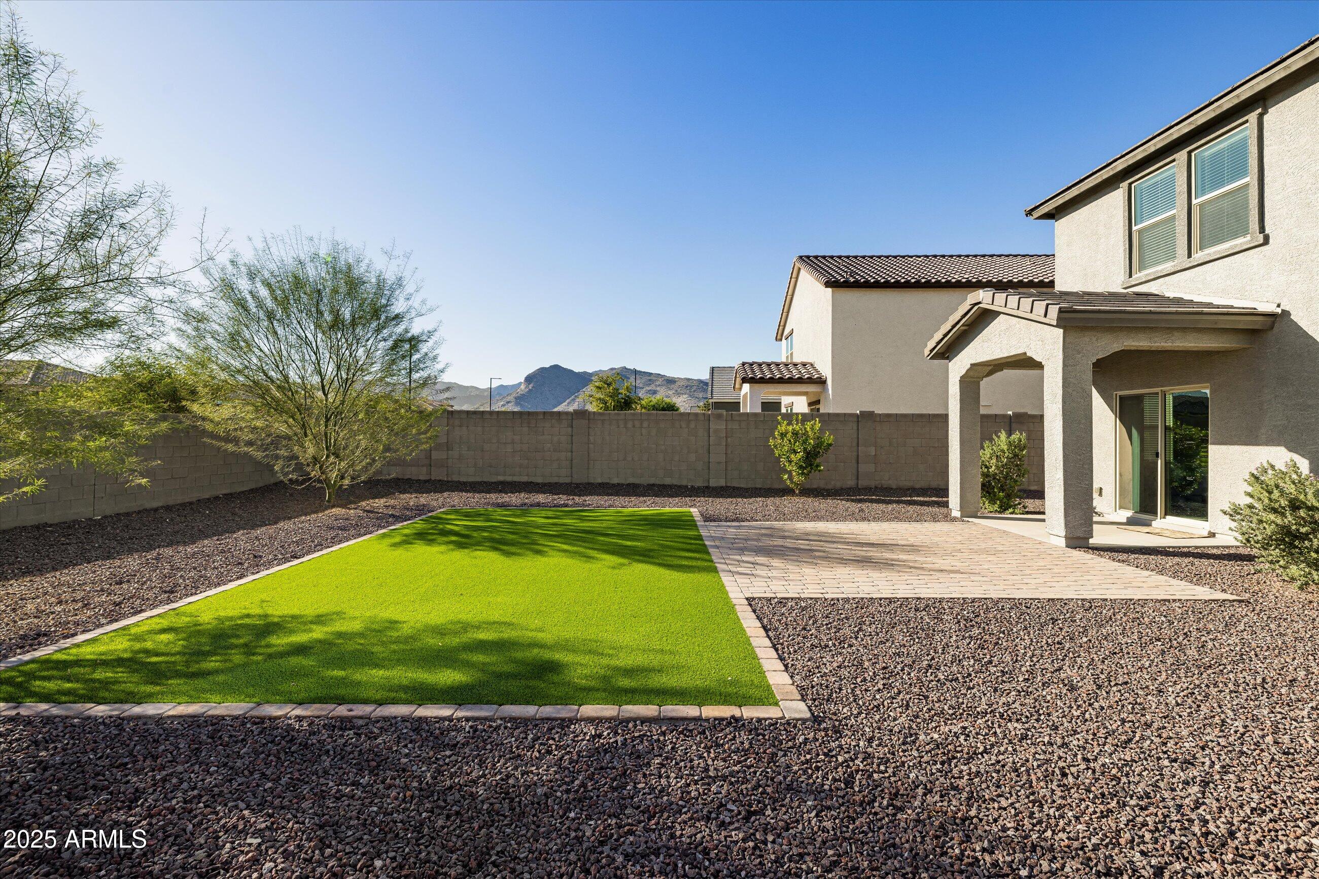 19573 W BADGETT Lane, Litchfield Park