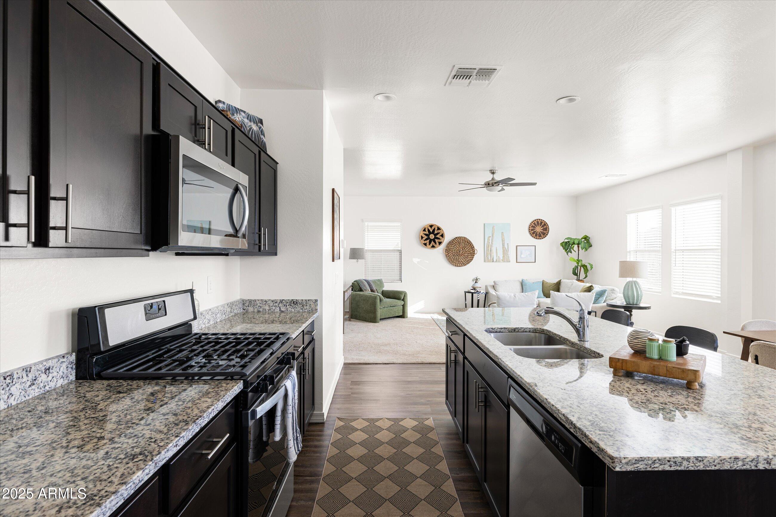 19573 W BADGETT Lane, Litchfield Park