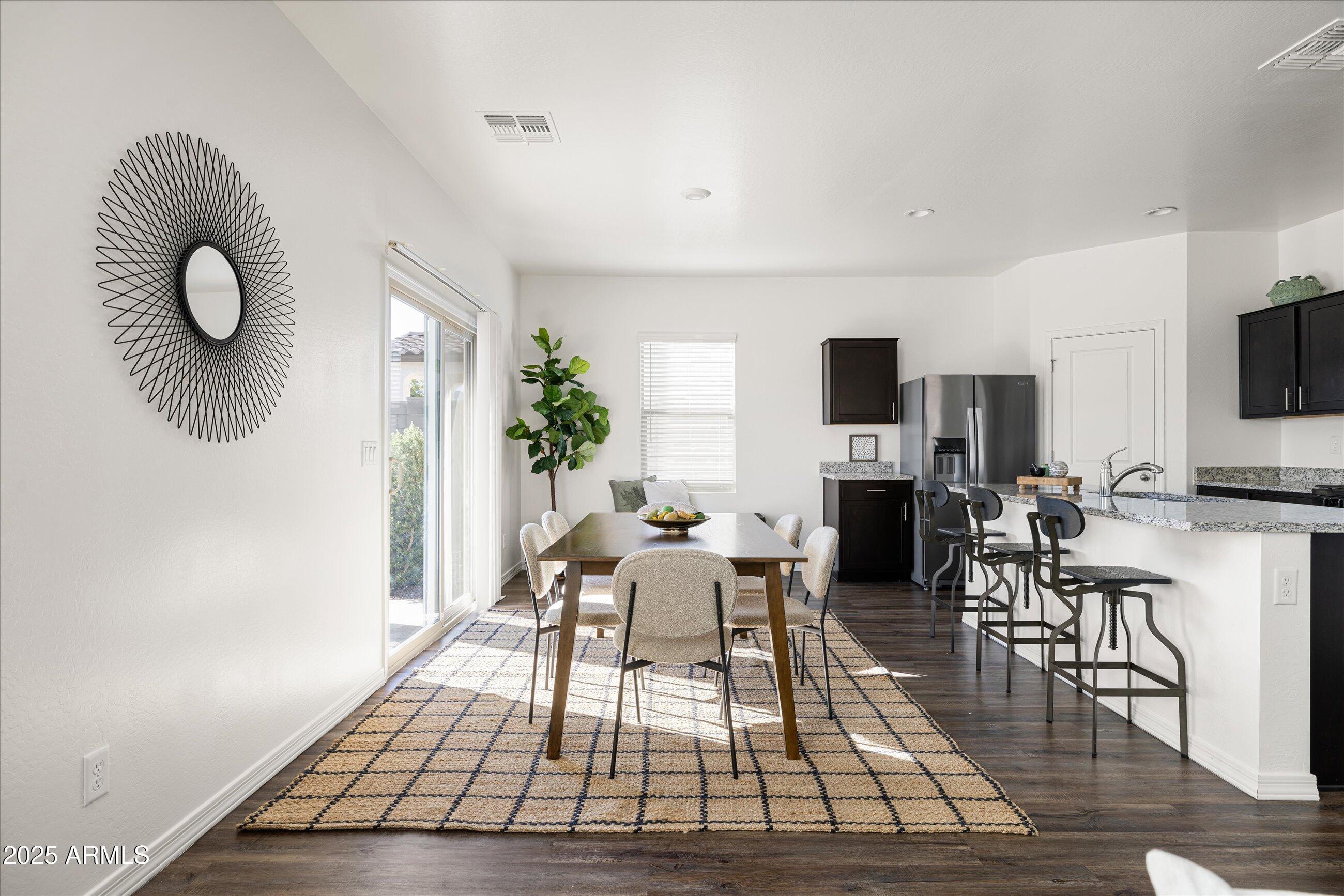 19573 W BADGETT Lane, Litchfield Park