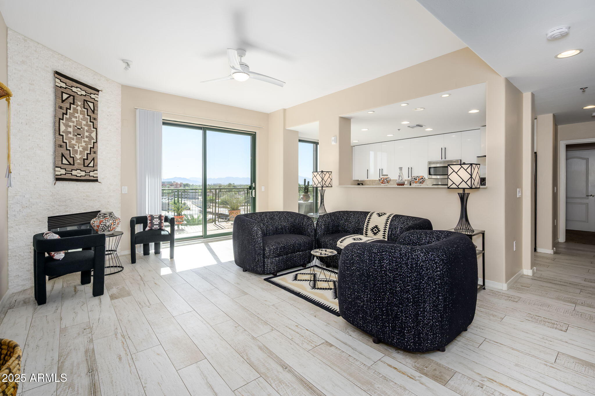 16 W ENCANTO Boulevard, 502