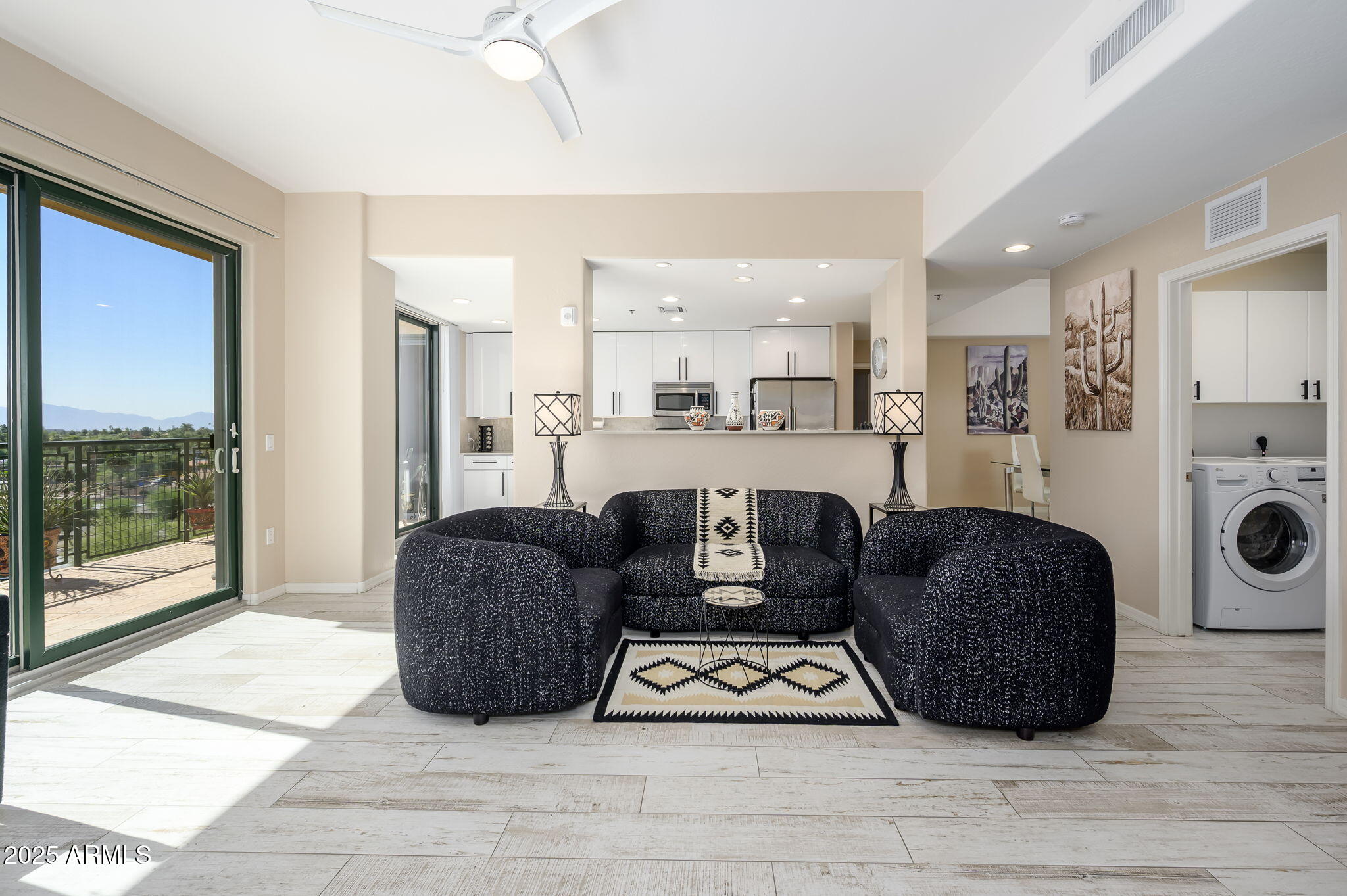 16 W ENCANTO Boulevard, 502