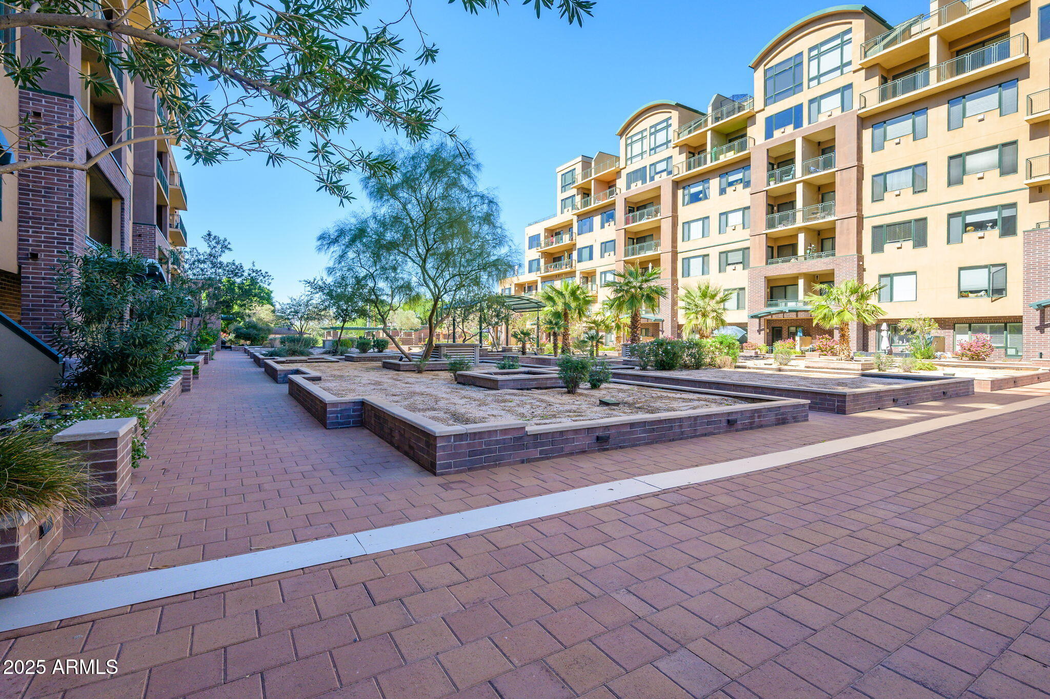 16 W ENCANTO Boulevard, 502