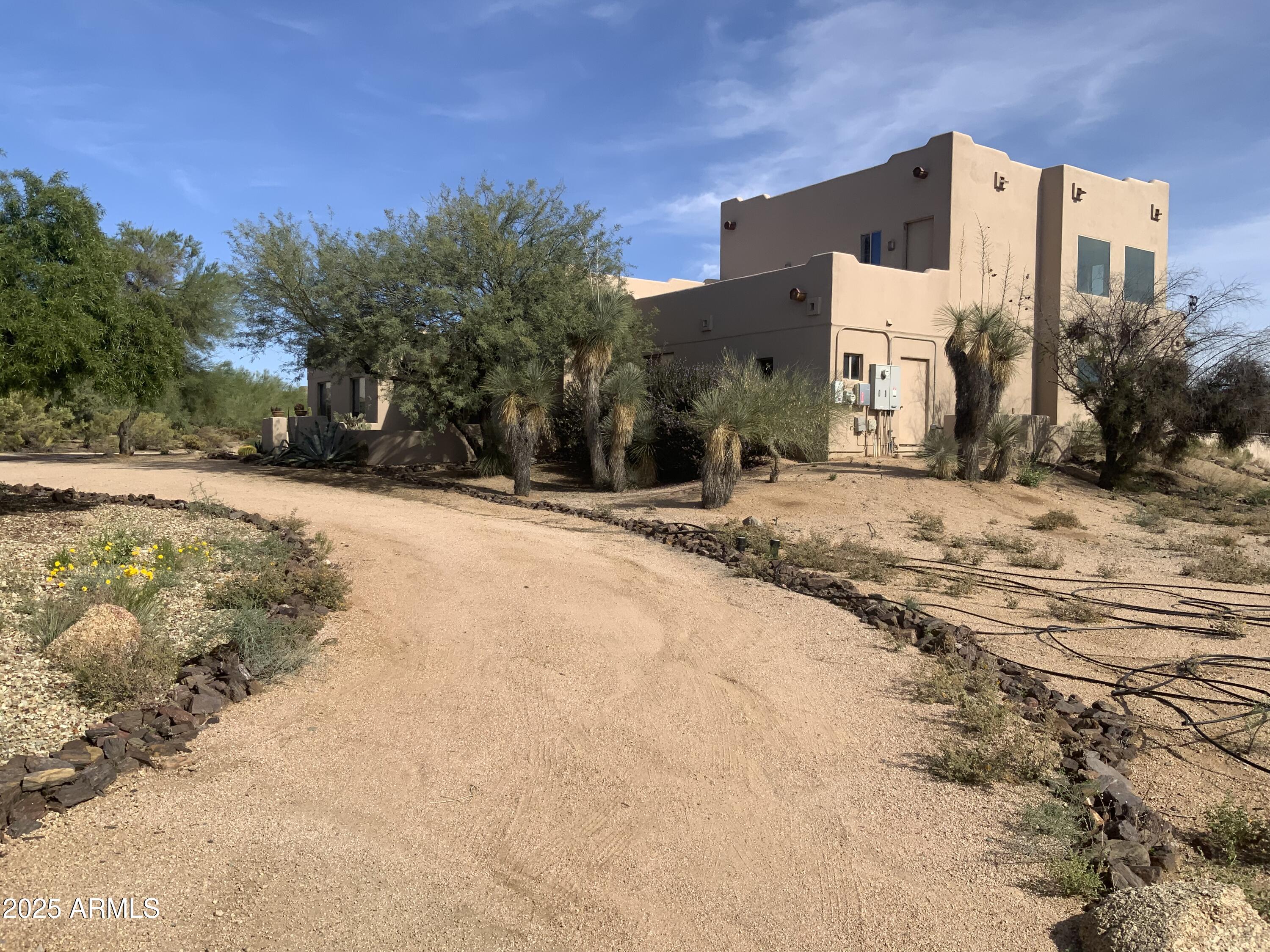 11006 E Santa Fe Trail