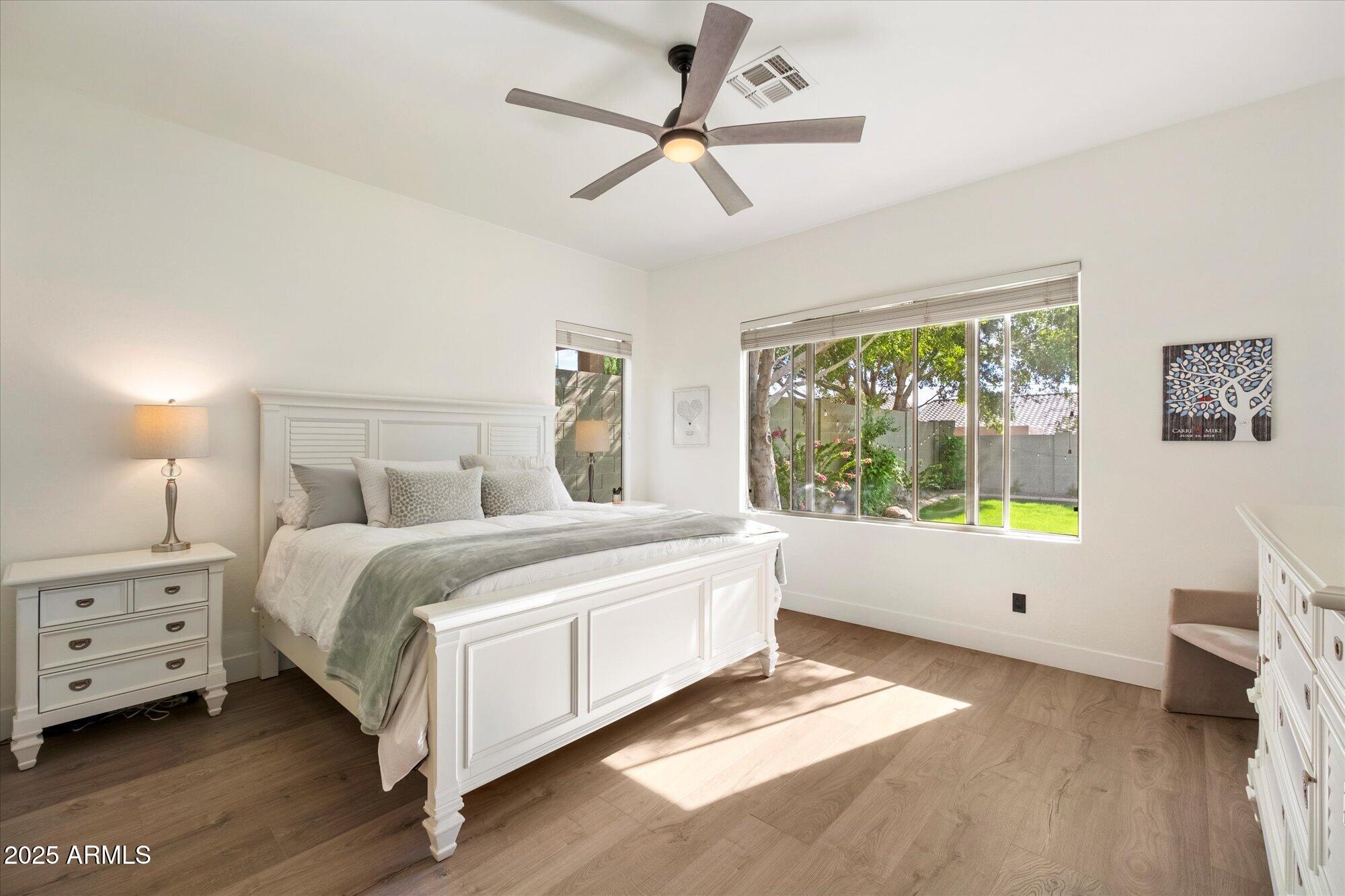 10559 E Sheena Drive E