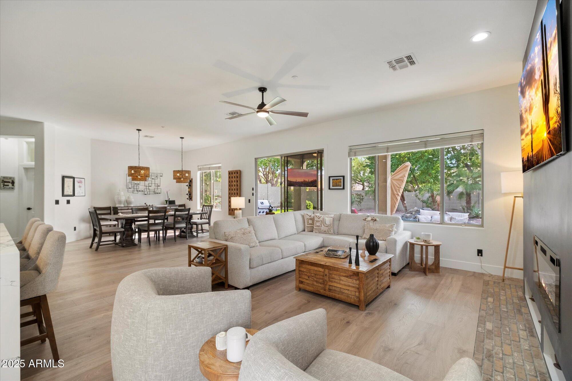 10559 E Sheena Drive E