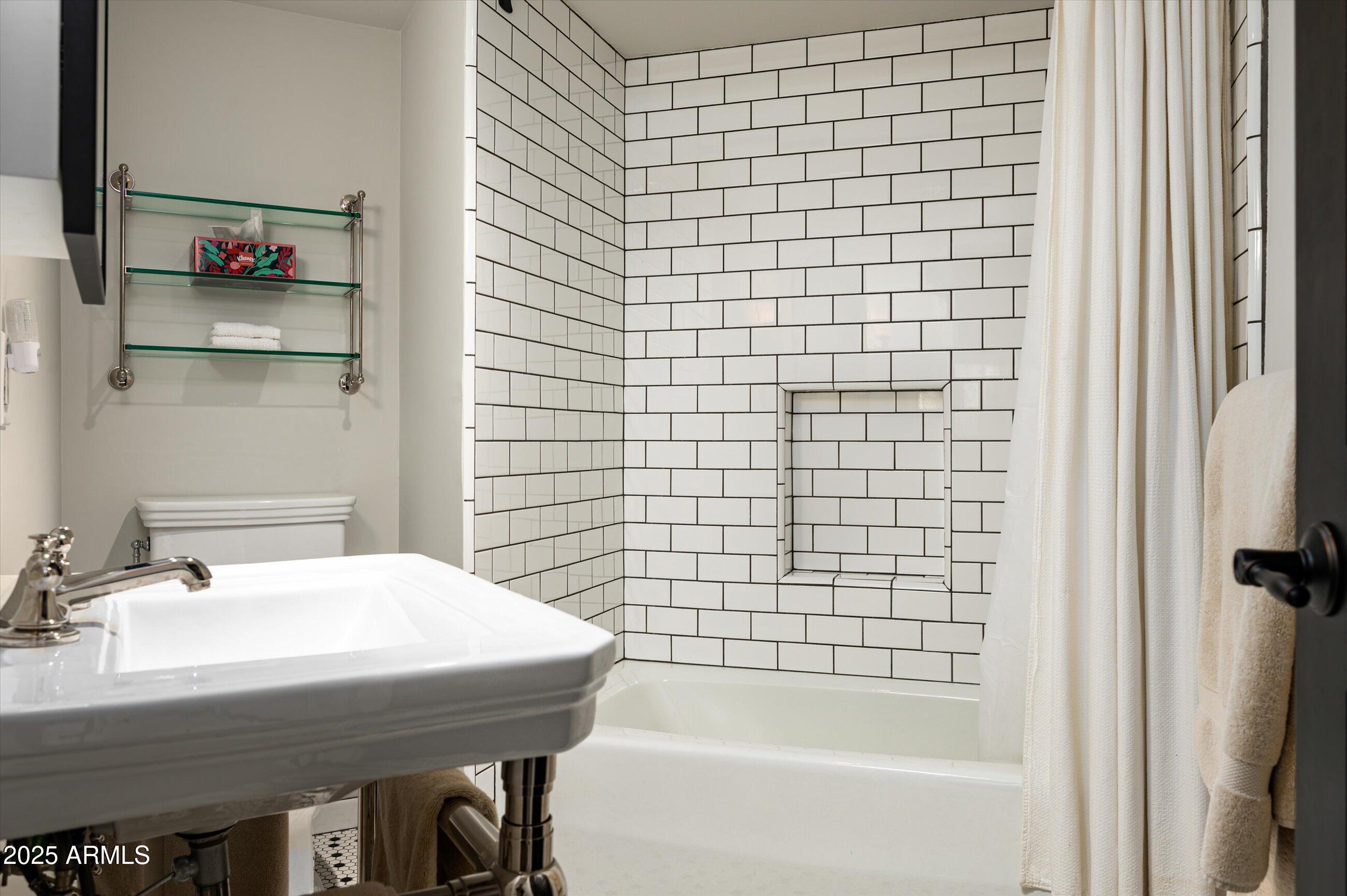 5101 N CASA BLANCA Drive, 217