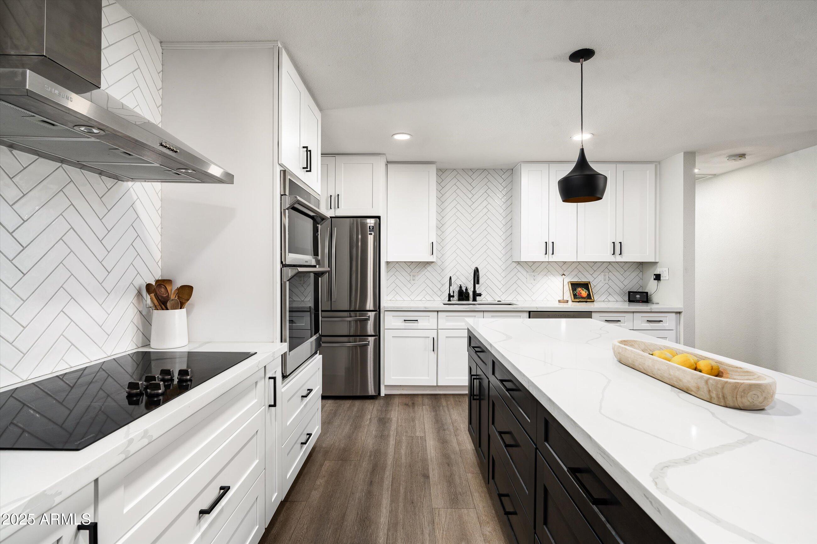 8341 E HUBBELL Street