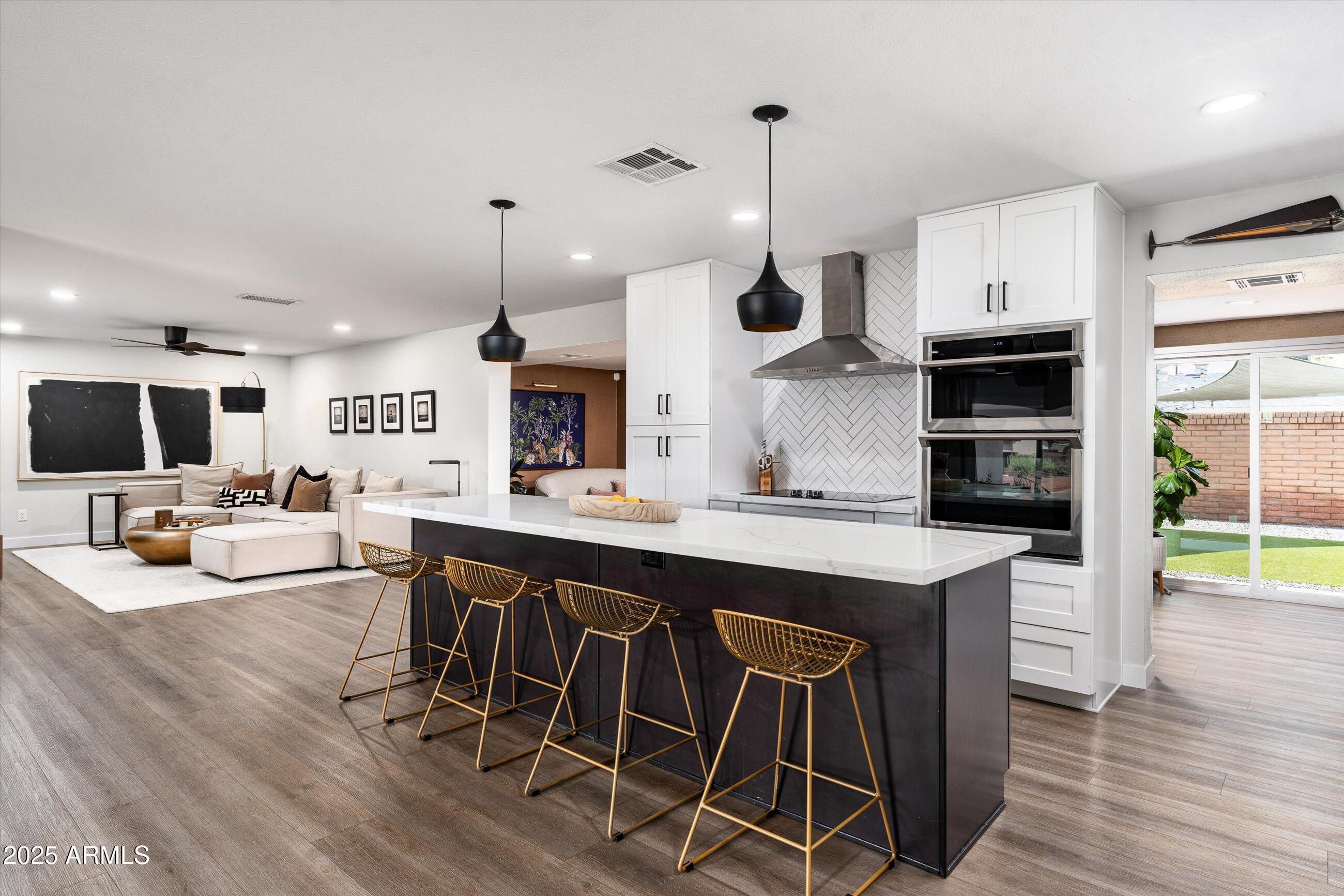 8341 E HUBBELL Street