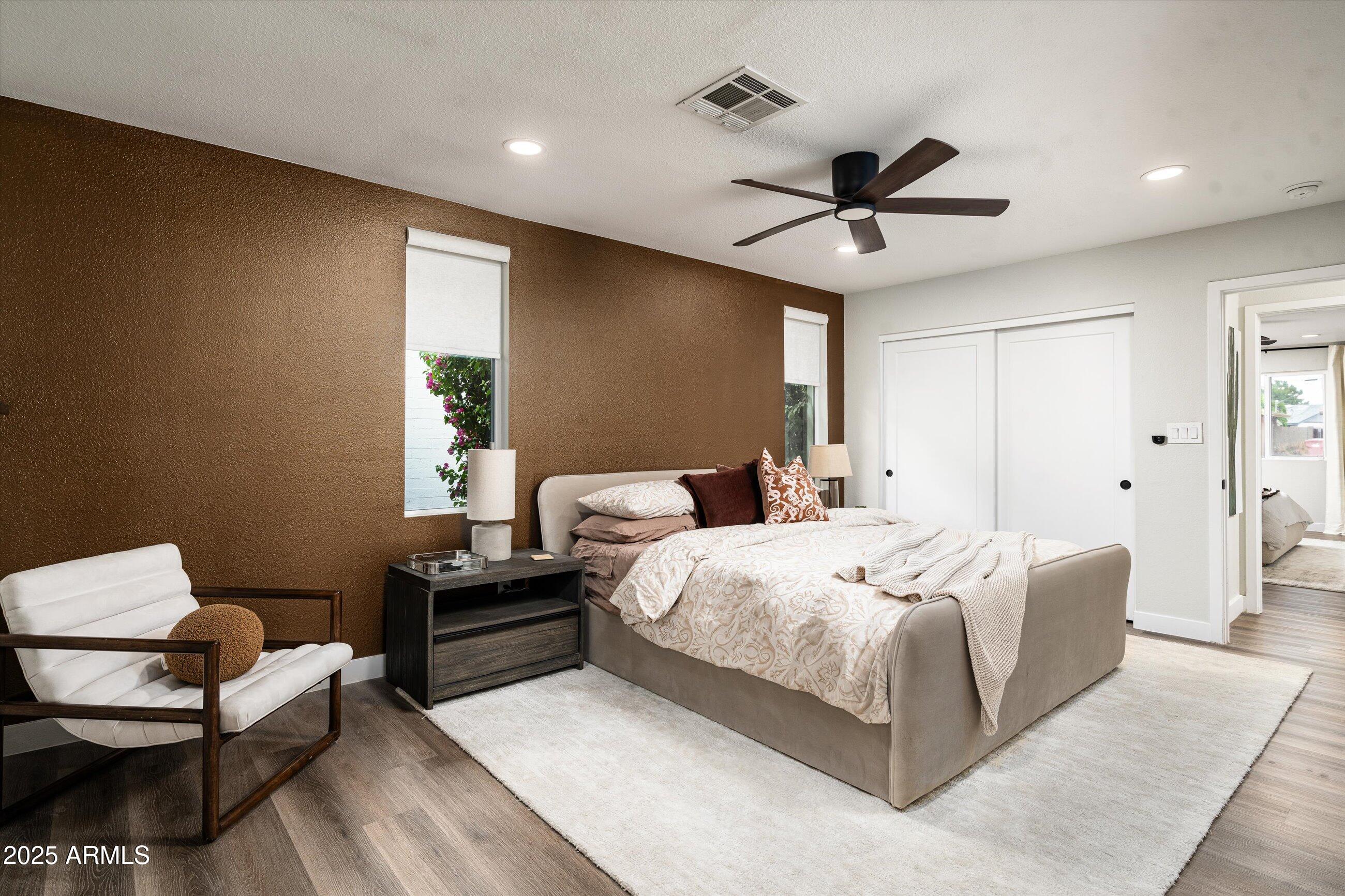 8341 E HUBBELL Street