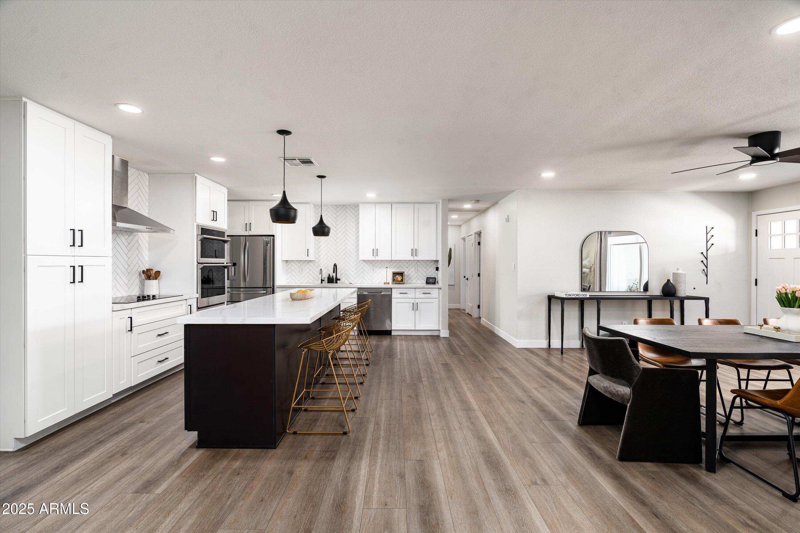 8341 E HUBBELL Street