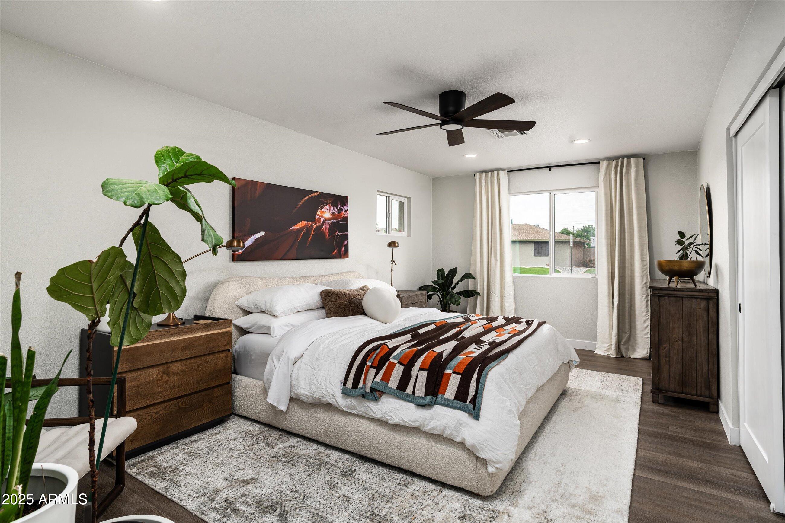 8341 E HUBBELL Street