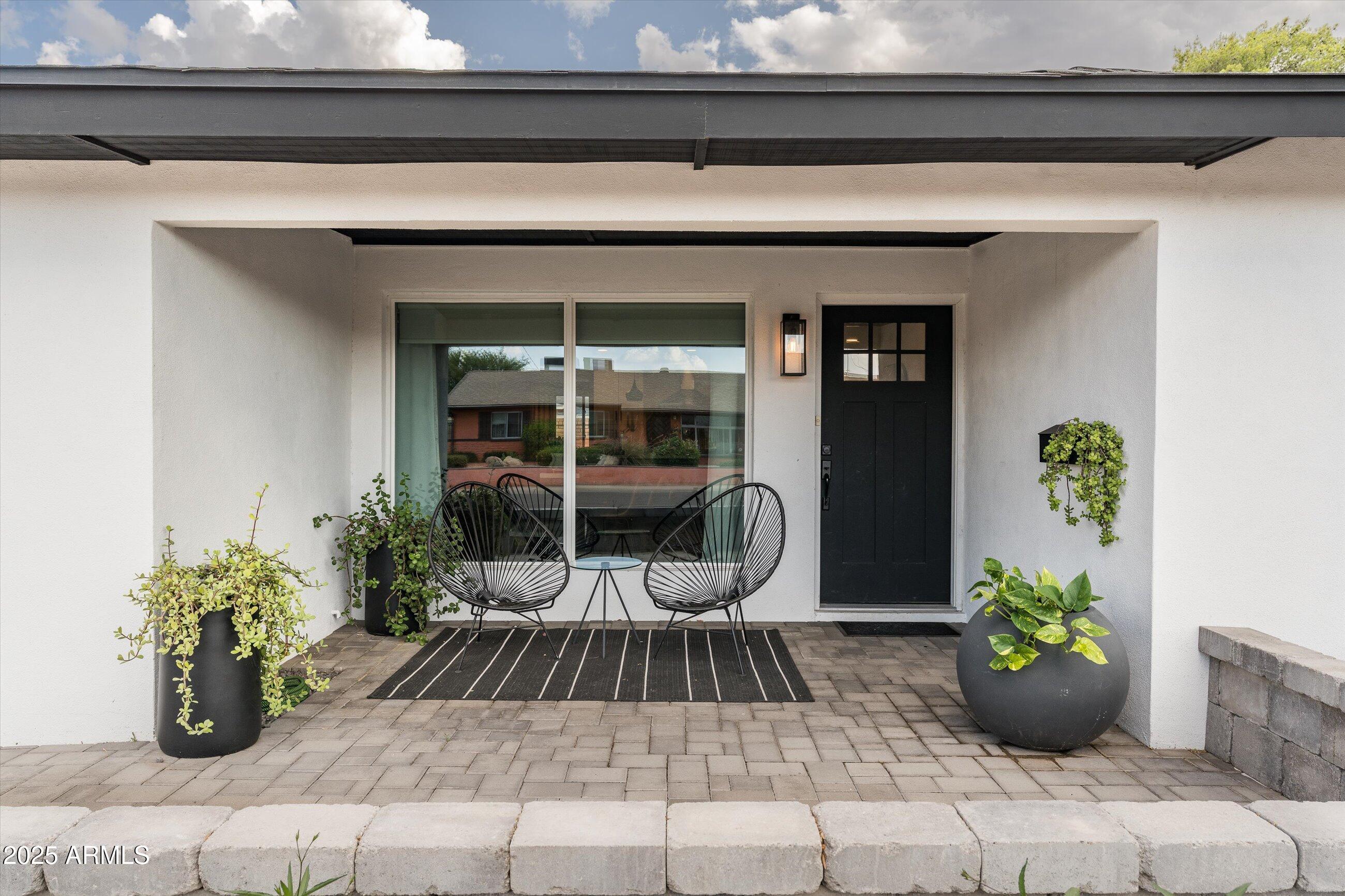 8341 E HUBBELL Street