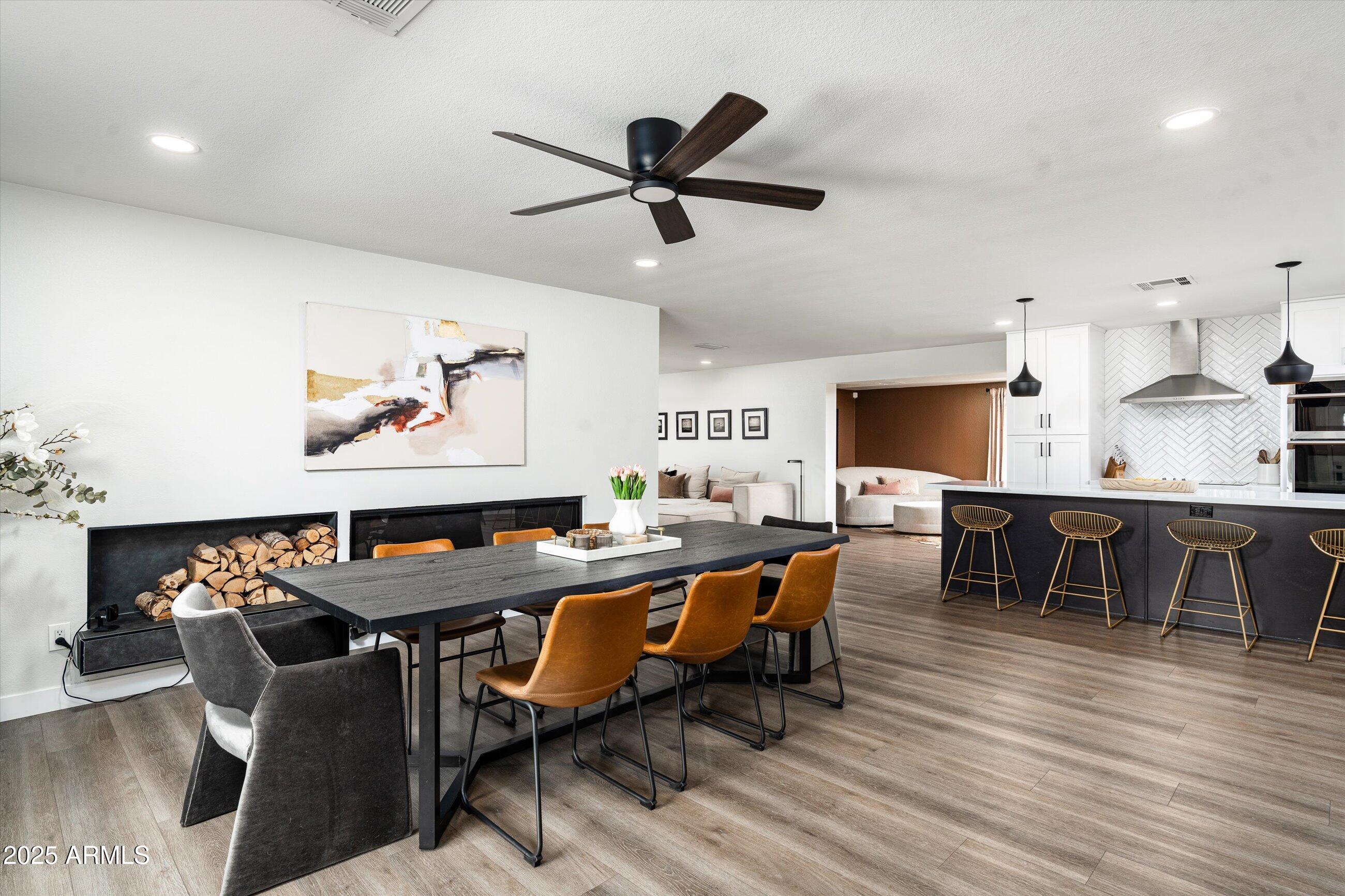 8341 E HUBBELL Street