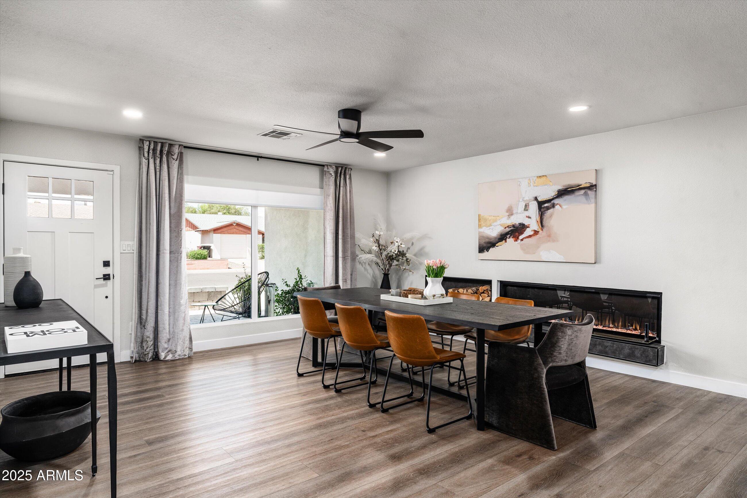 8341 E HUBBELL Street