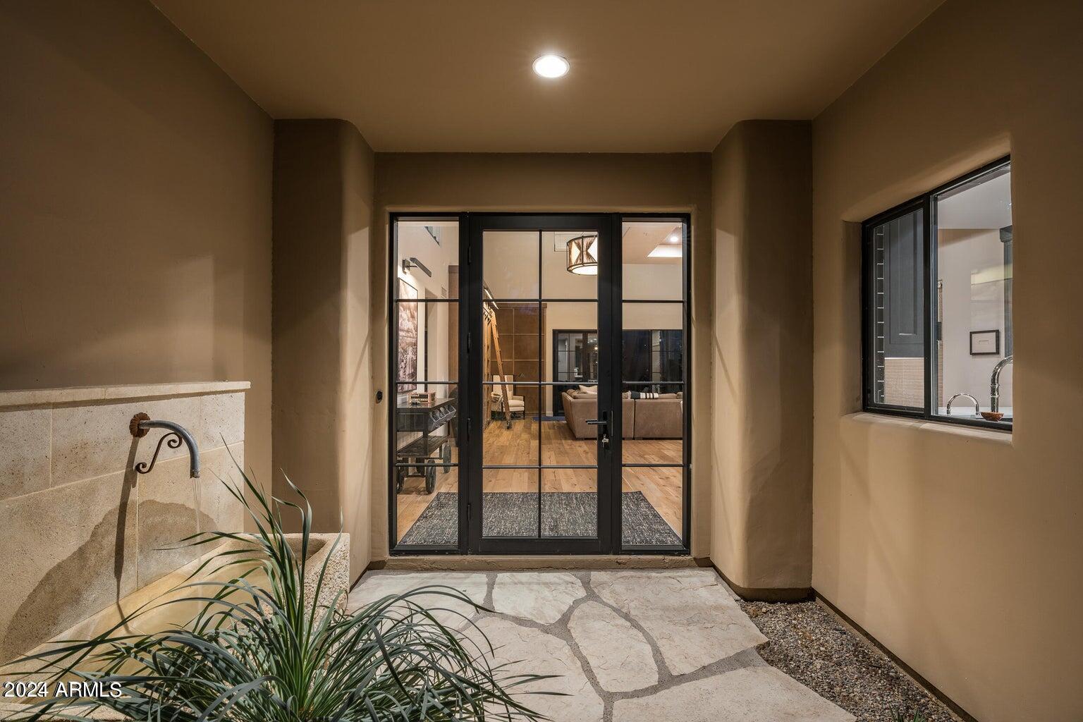 6711 E CAMELBACK Road, 41