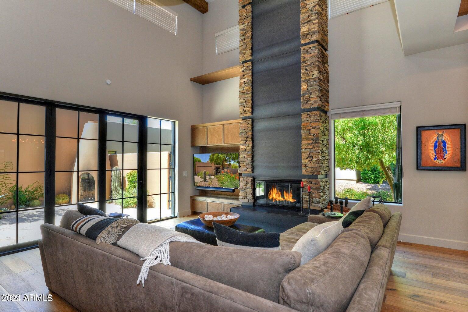 6711 E CAMELBACK Road, 41