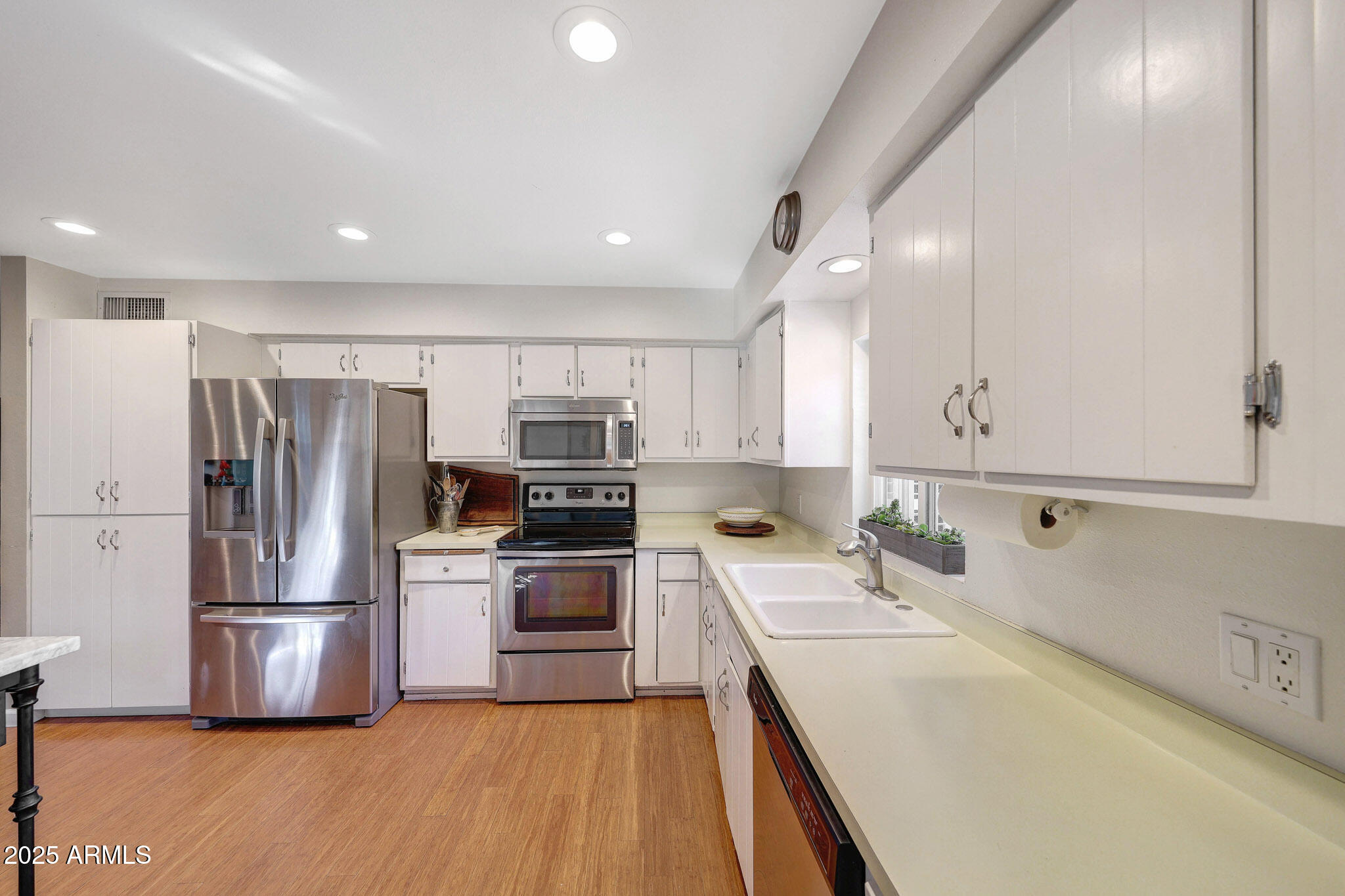 6643 N MAJORCA Way E