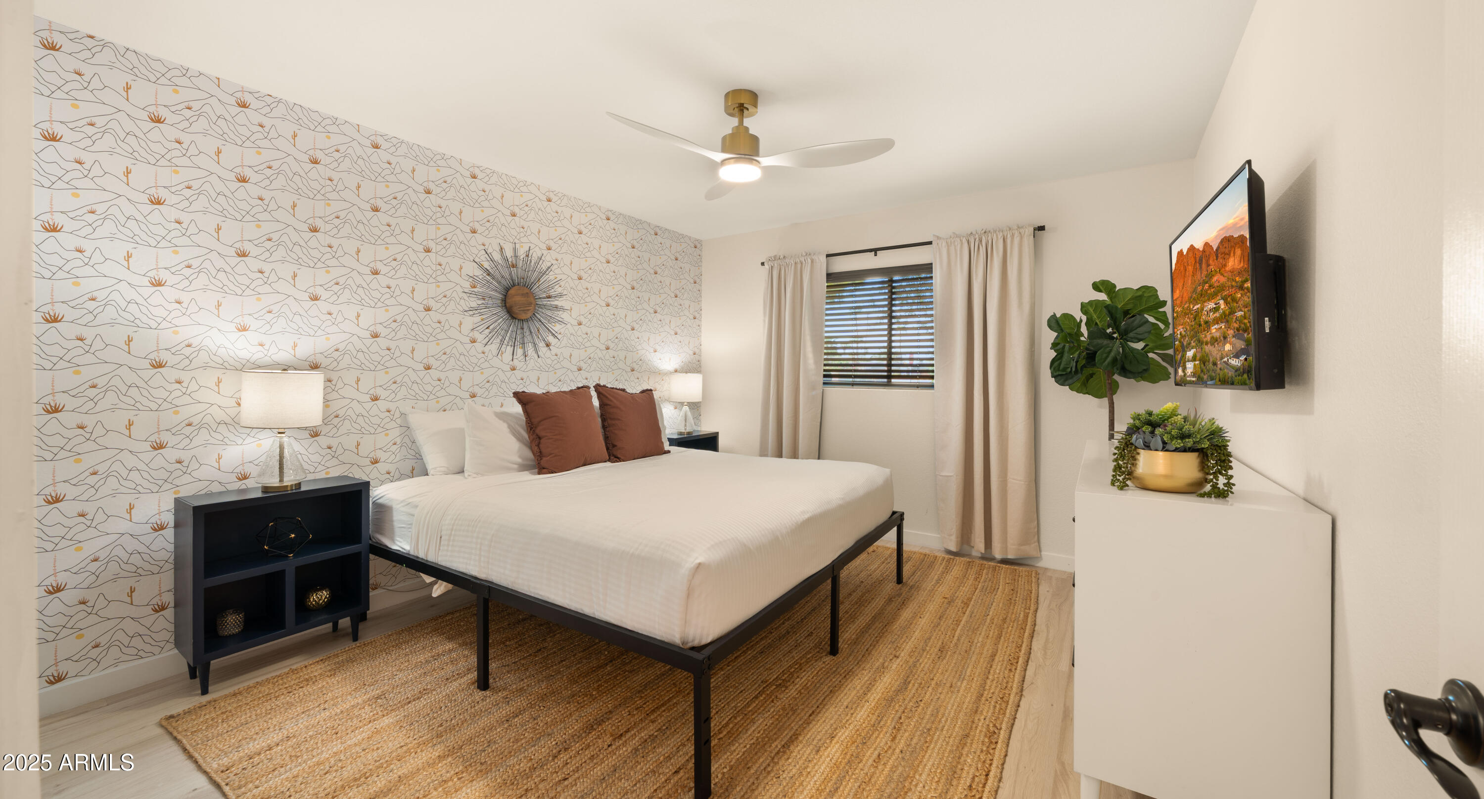 8701 E COLUMBUS Avenue